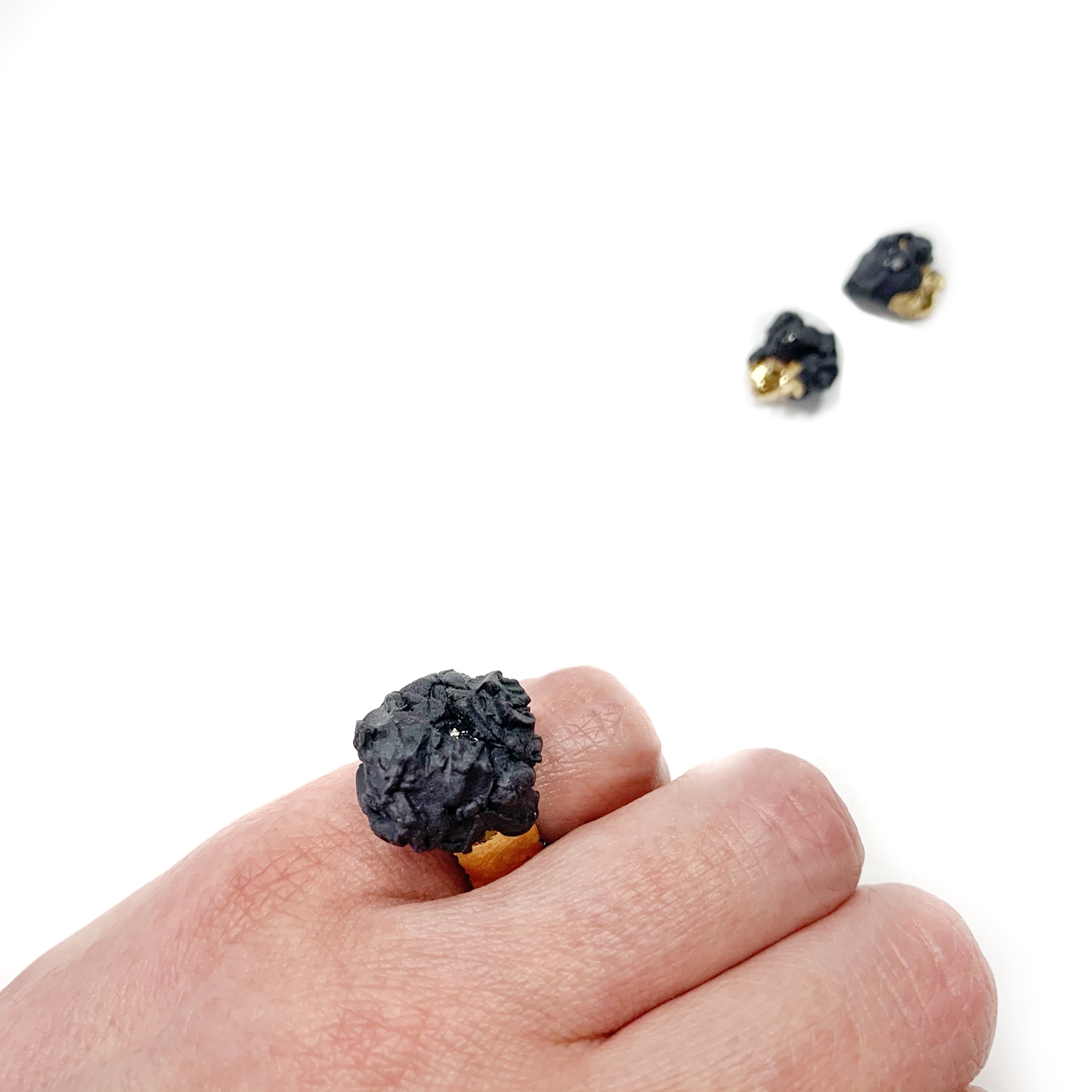 Juodas porcelianinis žiedas "BLACK DIAMOND"
