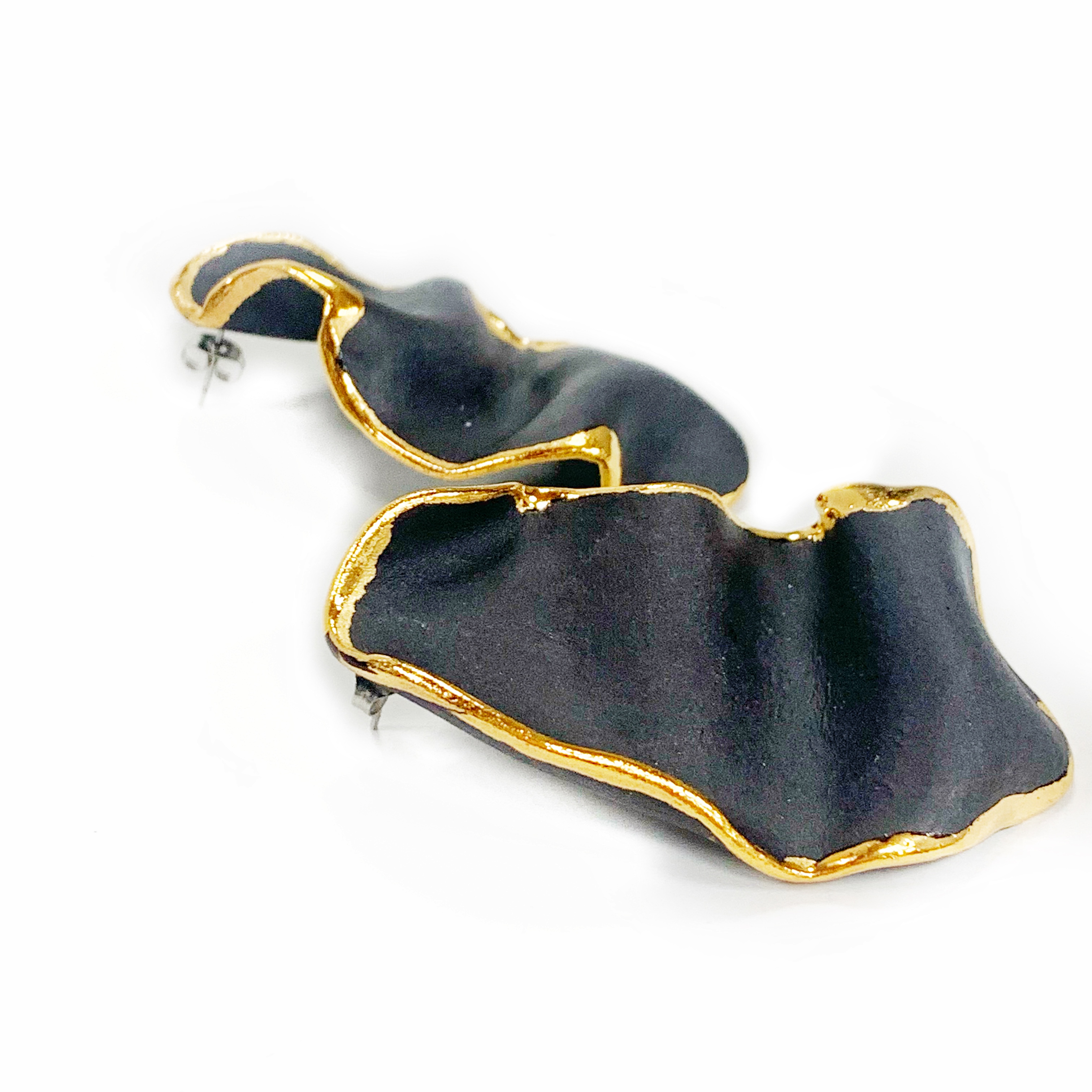 Dideli juodo porceliano auskarai su auksu NOVEMBER PETALS