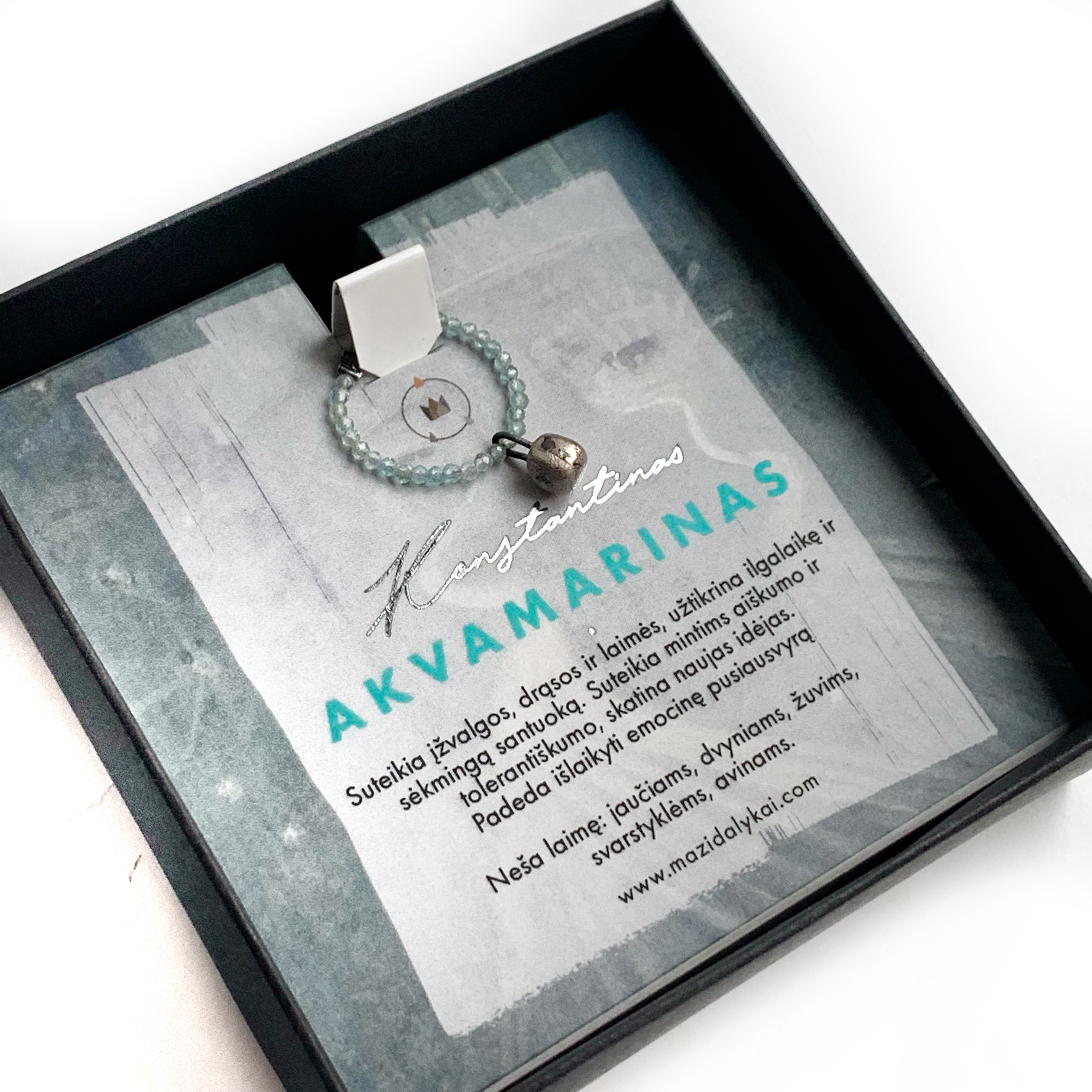 Akvamarino žiedas su juodo porceliano pakabuku "KONSTANTINAS"