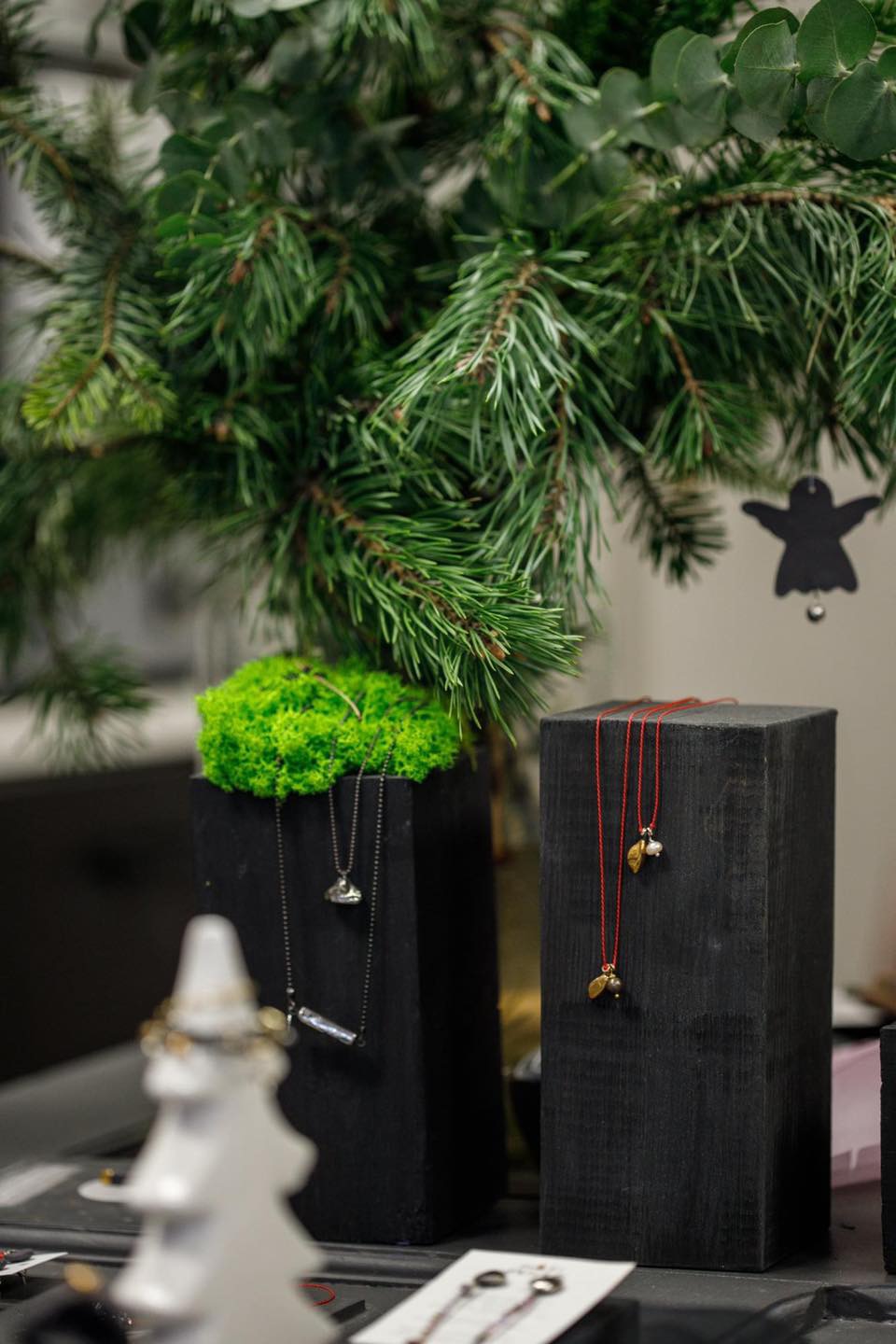 Kalėdinis porcelianinių žaisliukų rinkinys "Angelas ir Snaigė"