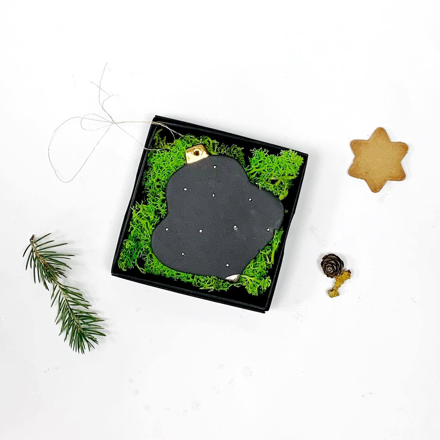 Kalėdinis porcelianinis žaisliukas "Varpelis"