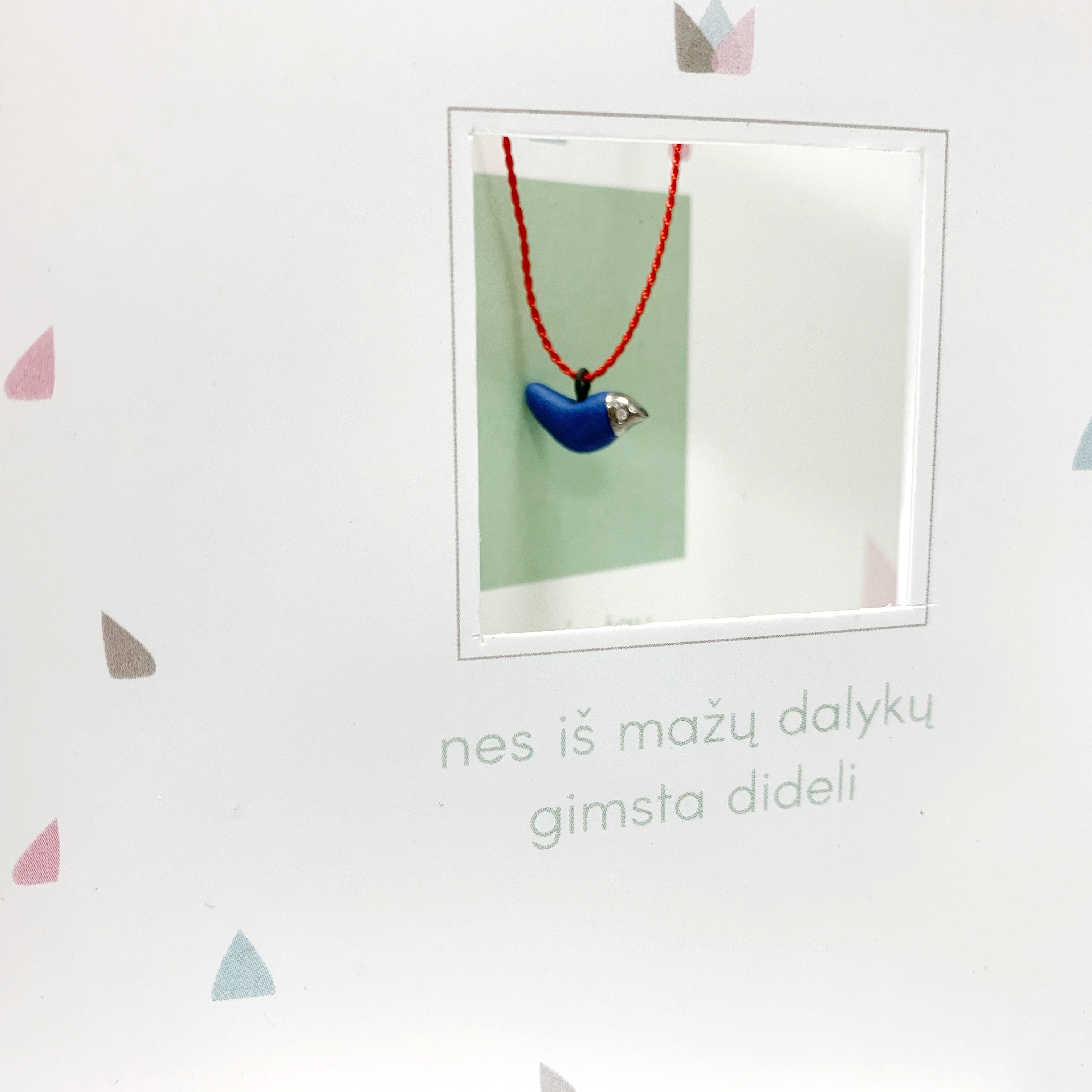 Mėlynas ultramarino spalvos porcelianinis pakabukas "BROTHER BIRD"