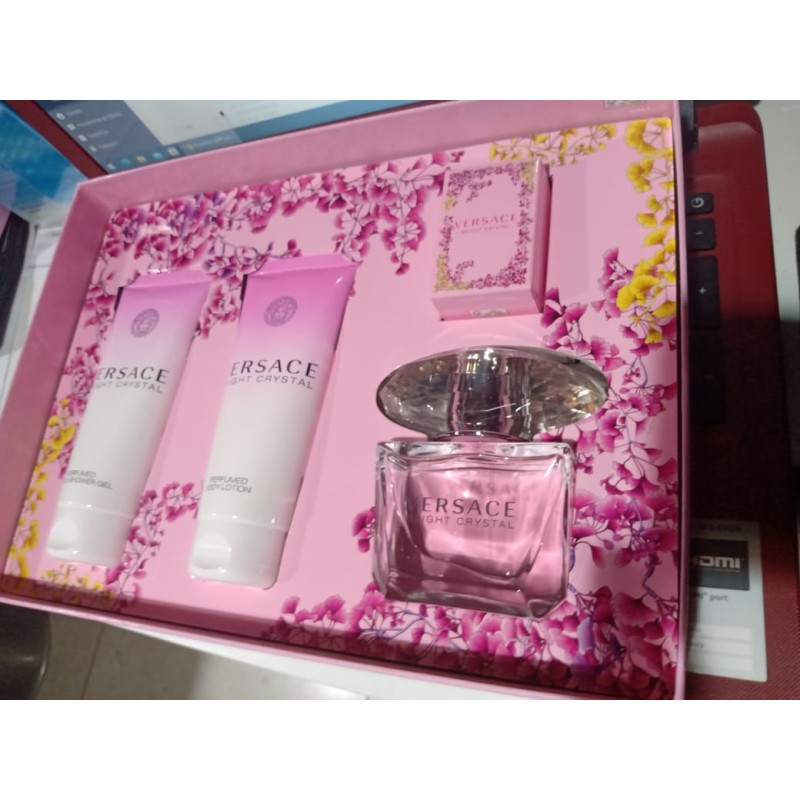 Kit Versace brigth crystal 90 ml + gel de banho + hidratante + miniatura 5 ml 