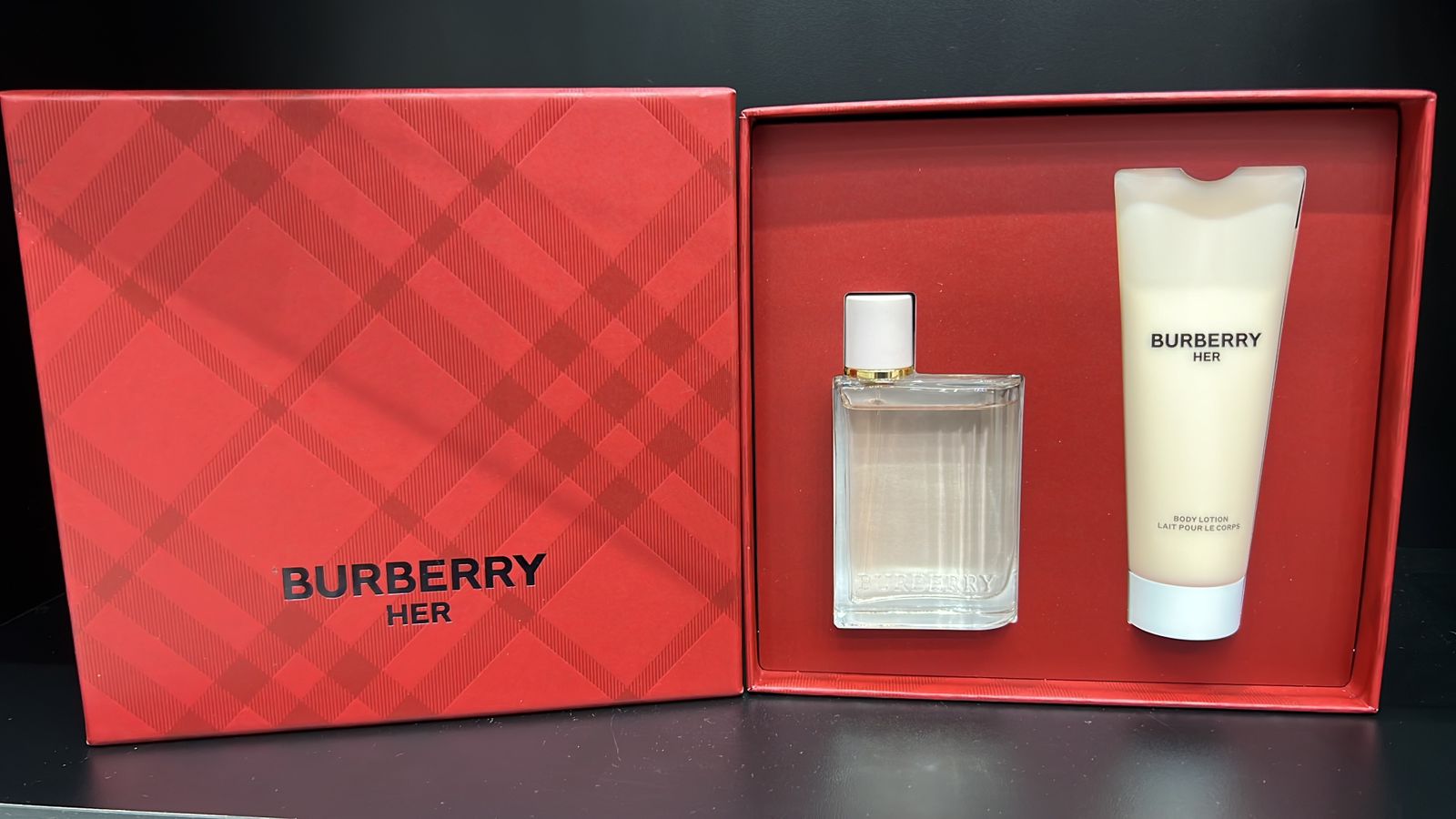 Kit: Burberry her edp 50ml + Hidratante 75ml