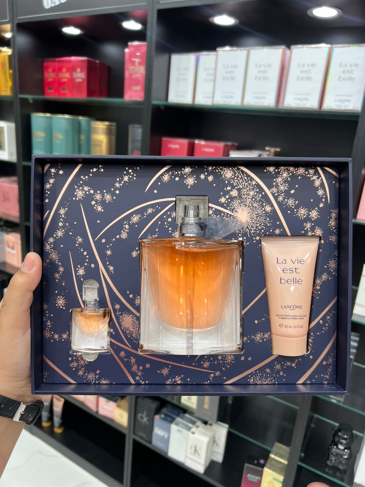 Kit: La vie est Belle 100ml + Mini 5ml + Hidratante 50ml 
