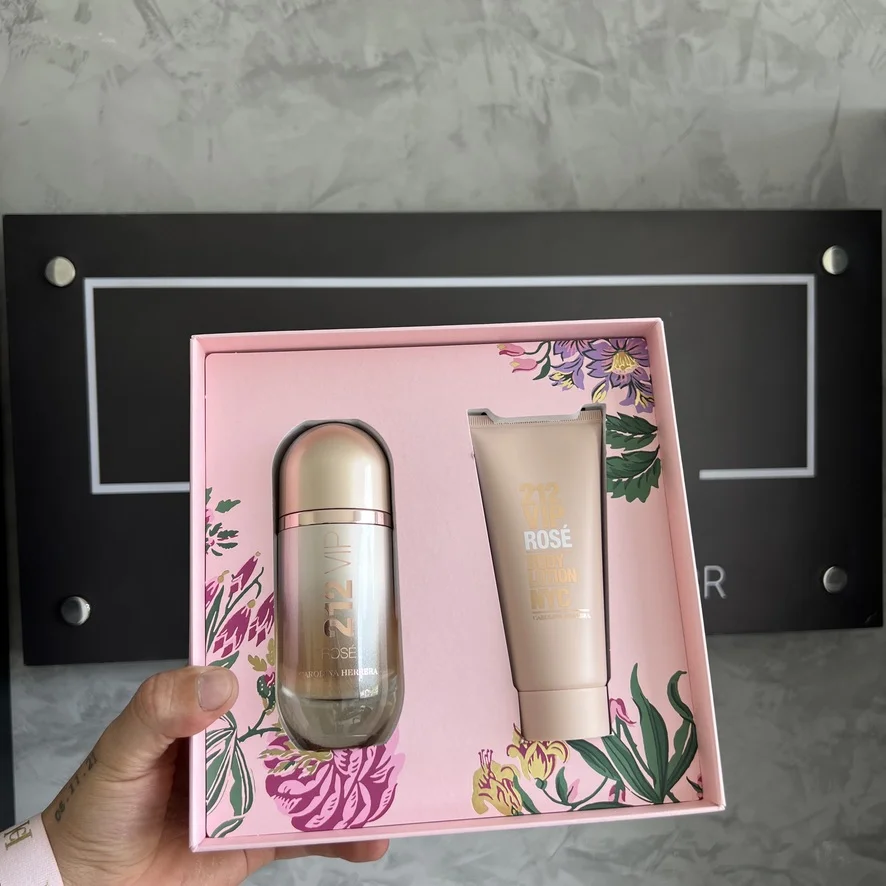 Kit: 212 Vip rosé 80ml + Hidratante 100ml 