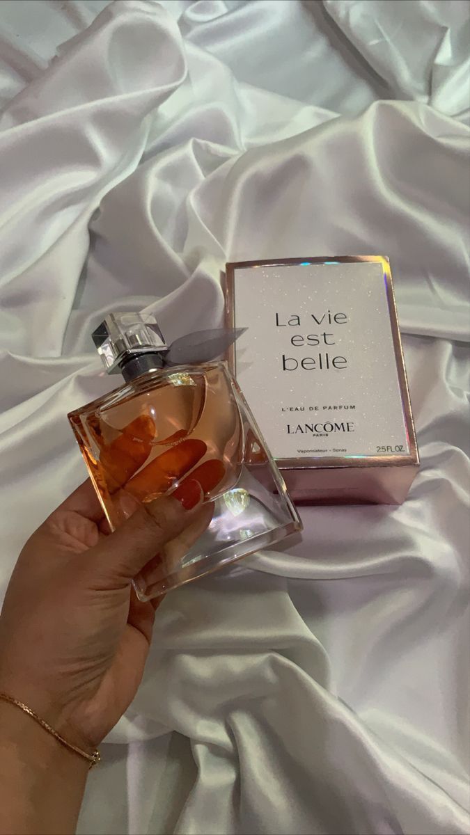 Kit: La vie est Belle 100ml + Mini 5ml + Hidratante 50ml 