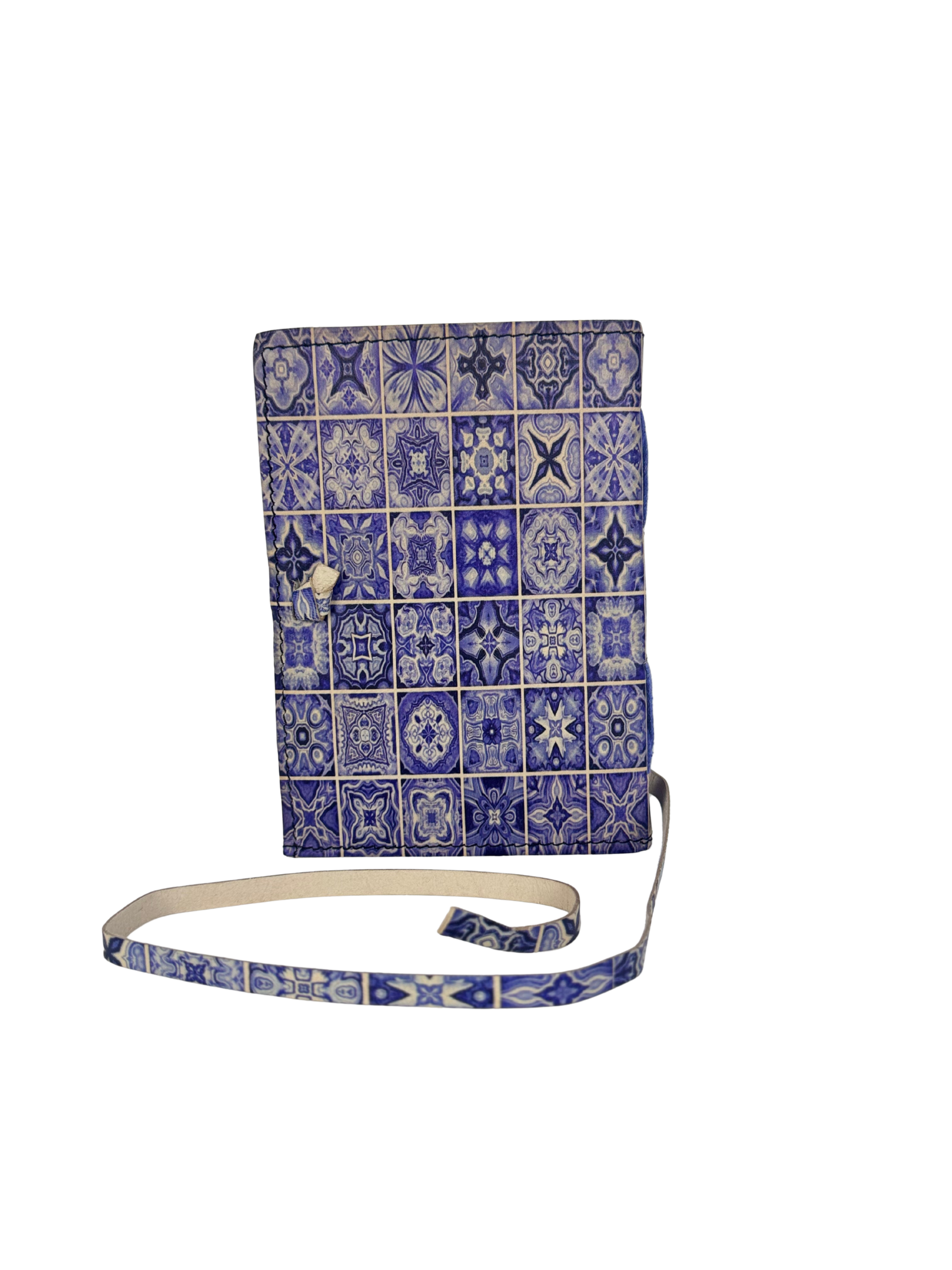 CARNET EN CUIR BLEU ET BLANC STYLE AZULEJOS / CARREAUX DE FAÏENCE