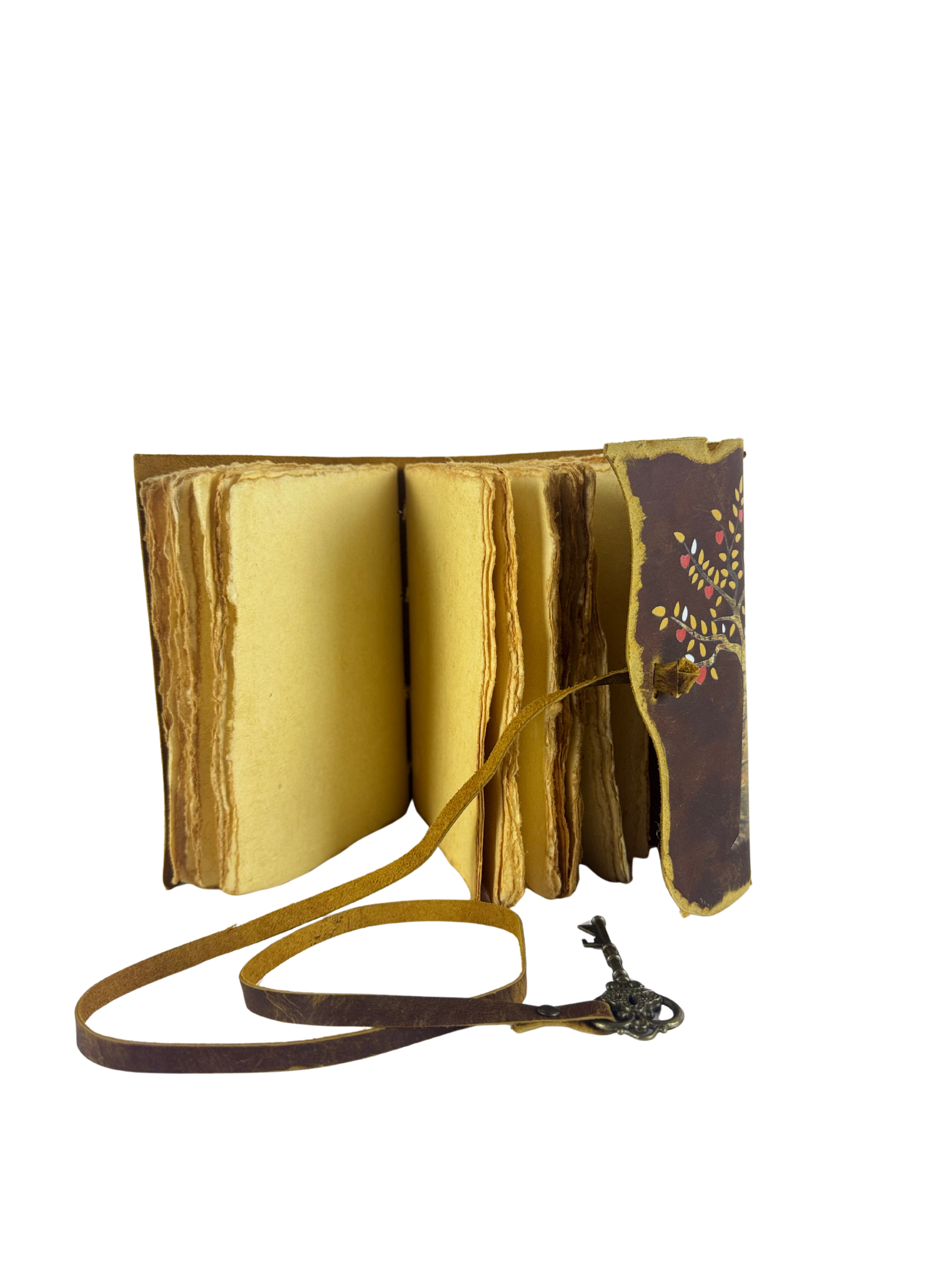 CARNET EN CUIR VINTAGE "ARBRE DE VIE" AVEC CLÉ DÉCORATIVE