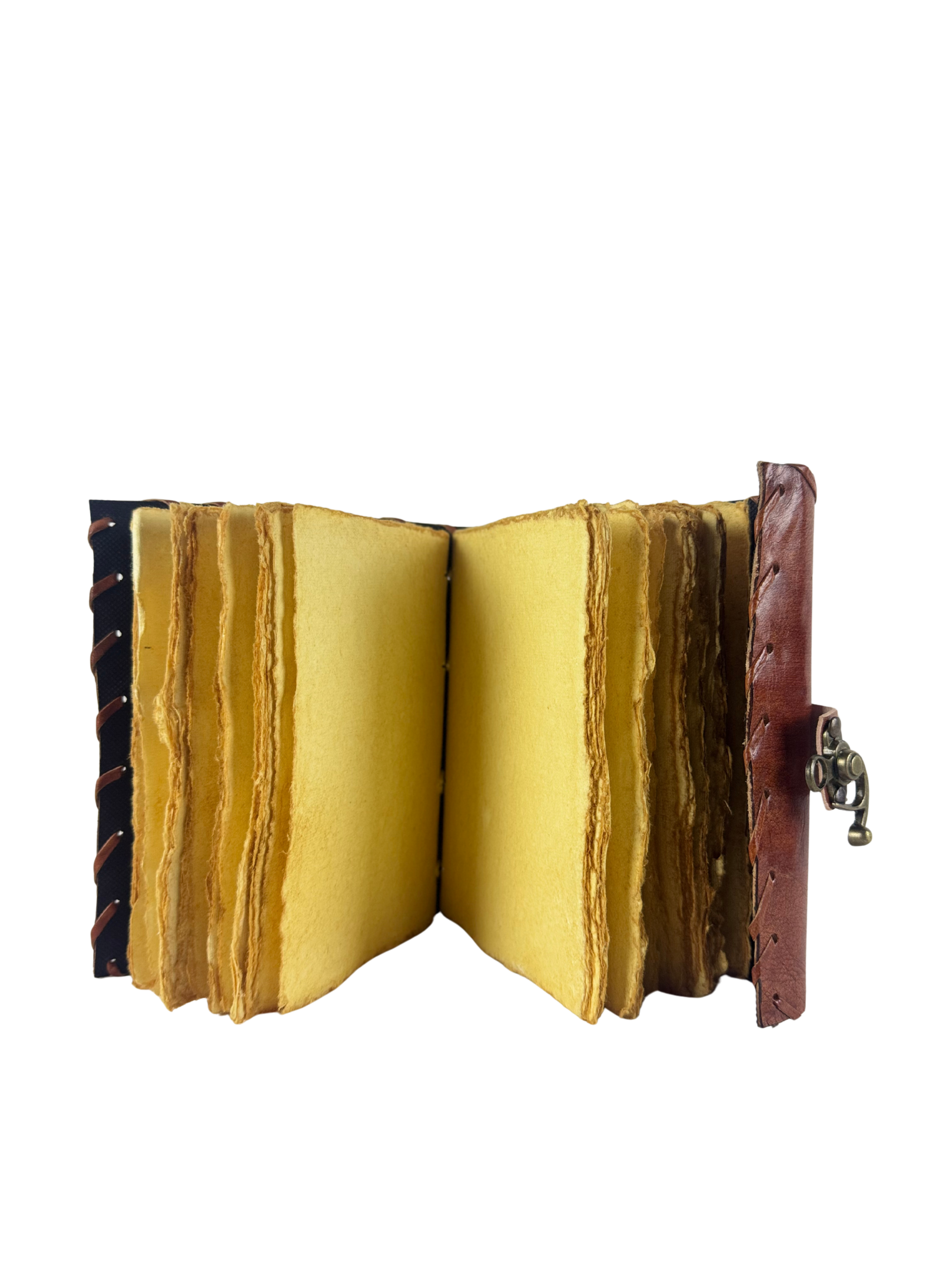 CARNET GRIMOIRE EN CUIR VÉRITABLE AVEC ŒIL ET FERMETURE MÉTALLIQUE