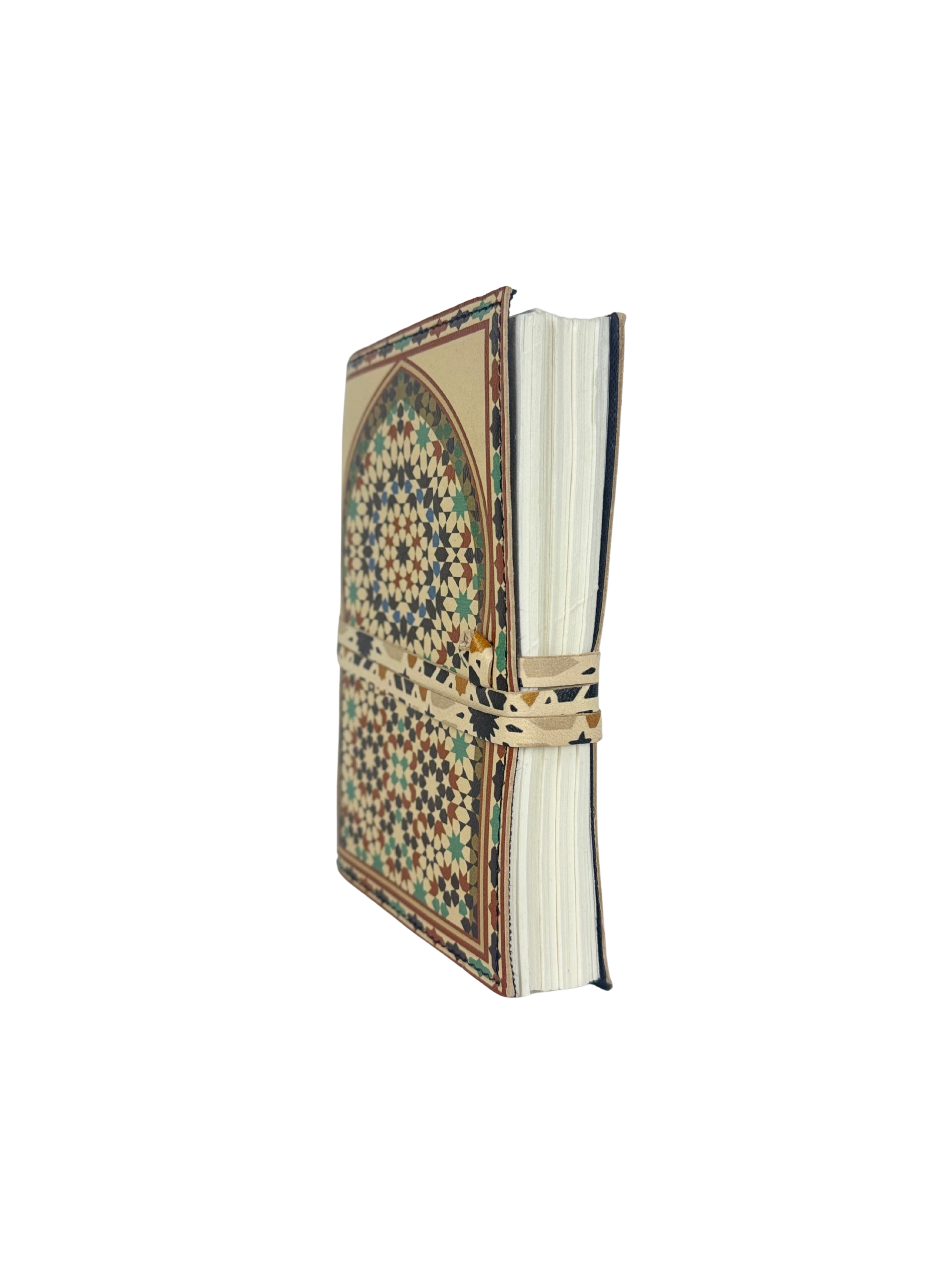 CARNET JOURNAL EN CUIR AVEC MOTIF DE ZELLIGE "FENÊTRE MAROCAINE"