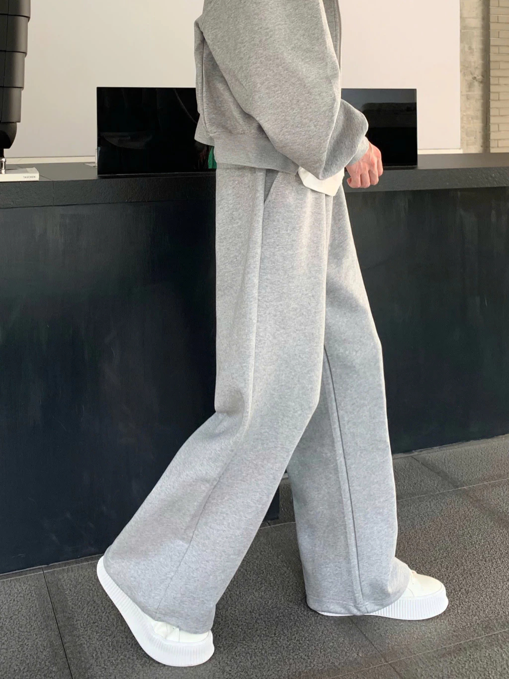 GODMOTHER | Quần nỉ suông ống rộng unisex