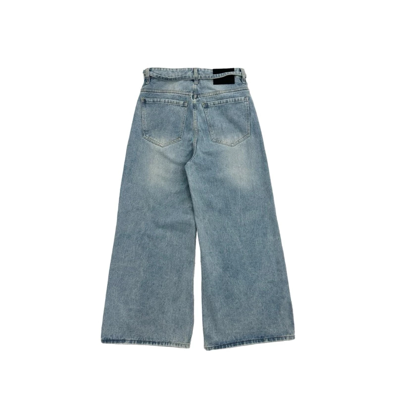 WHOSE Studio | Loose pleat wide jeans light blue