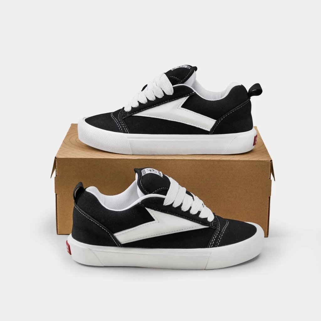 Second Sunday | Sneaker Right Arrow