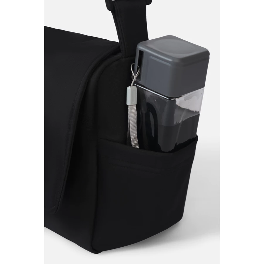 YaMe.vn | Túi đeo chéo nam màu đen đơn giản