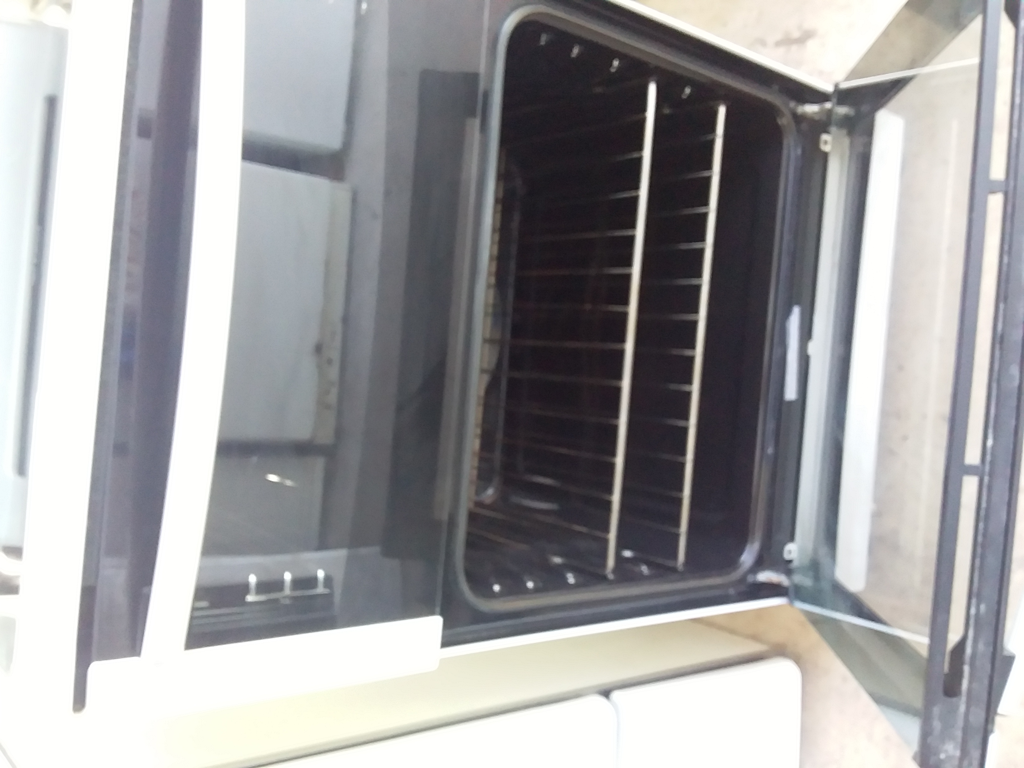 Westinghouse Ceramic Top Stove WLE543WCB 