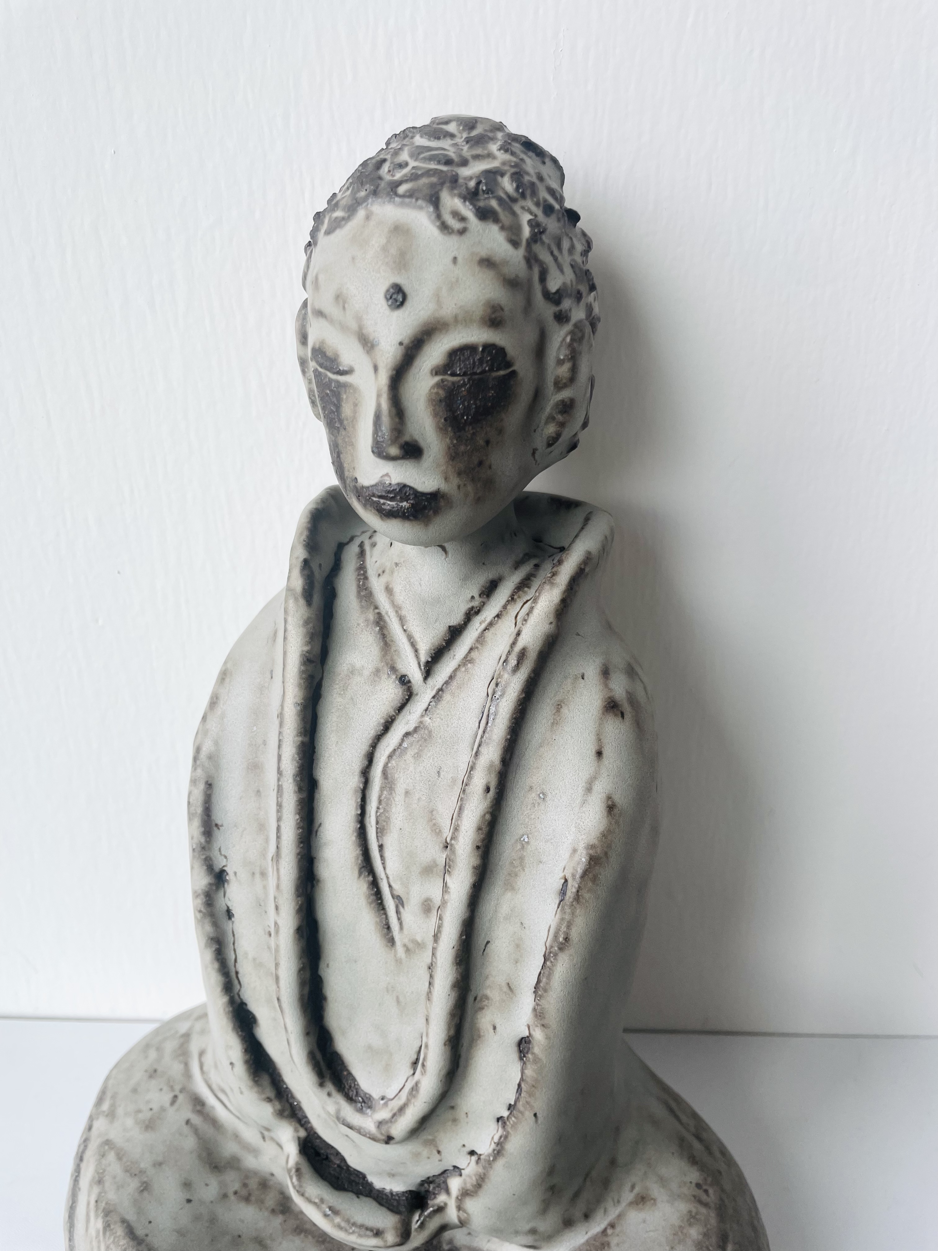 Female Buddha Sculpture 'sister'