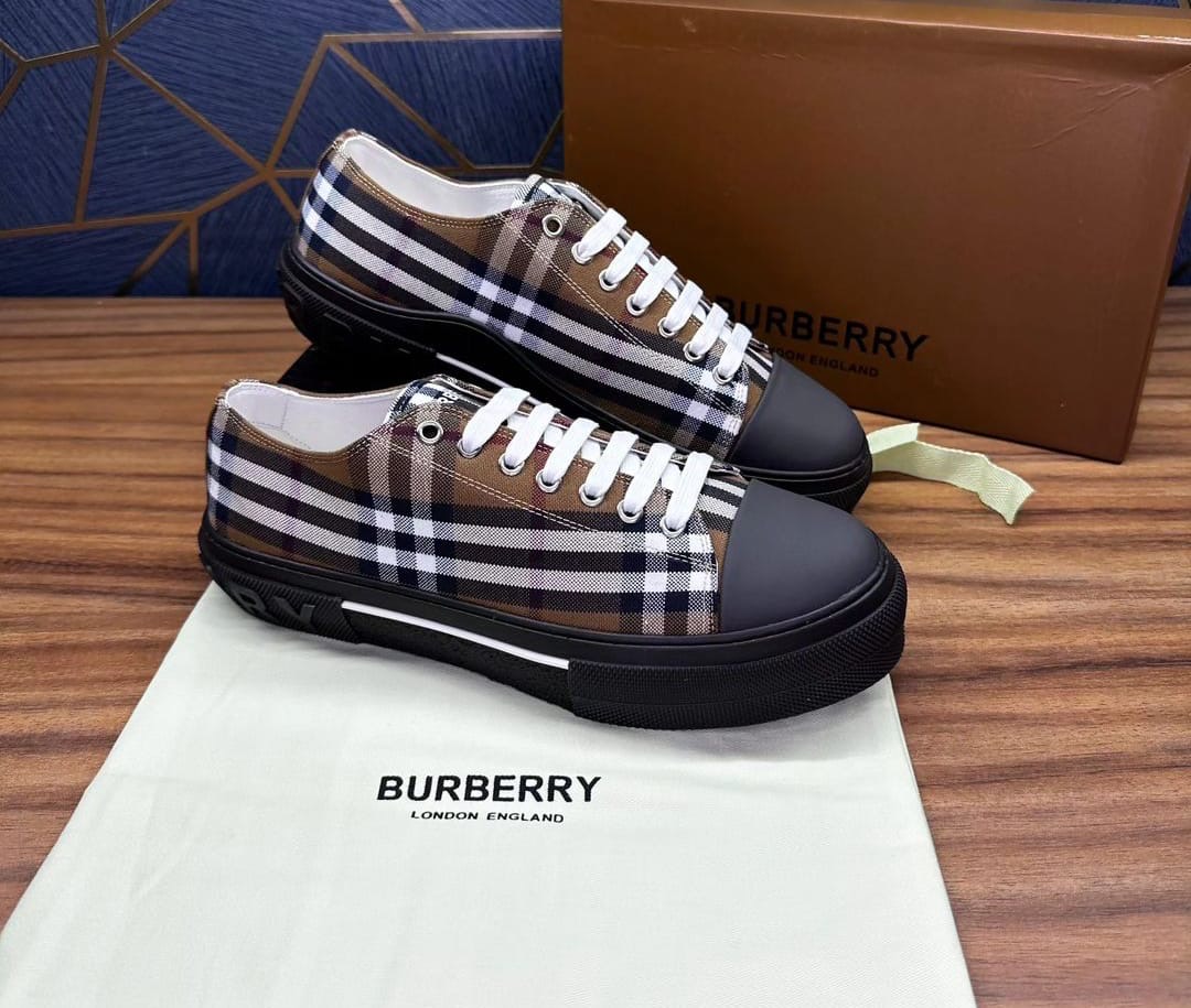 Zapatillas Burberry Negro