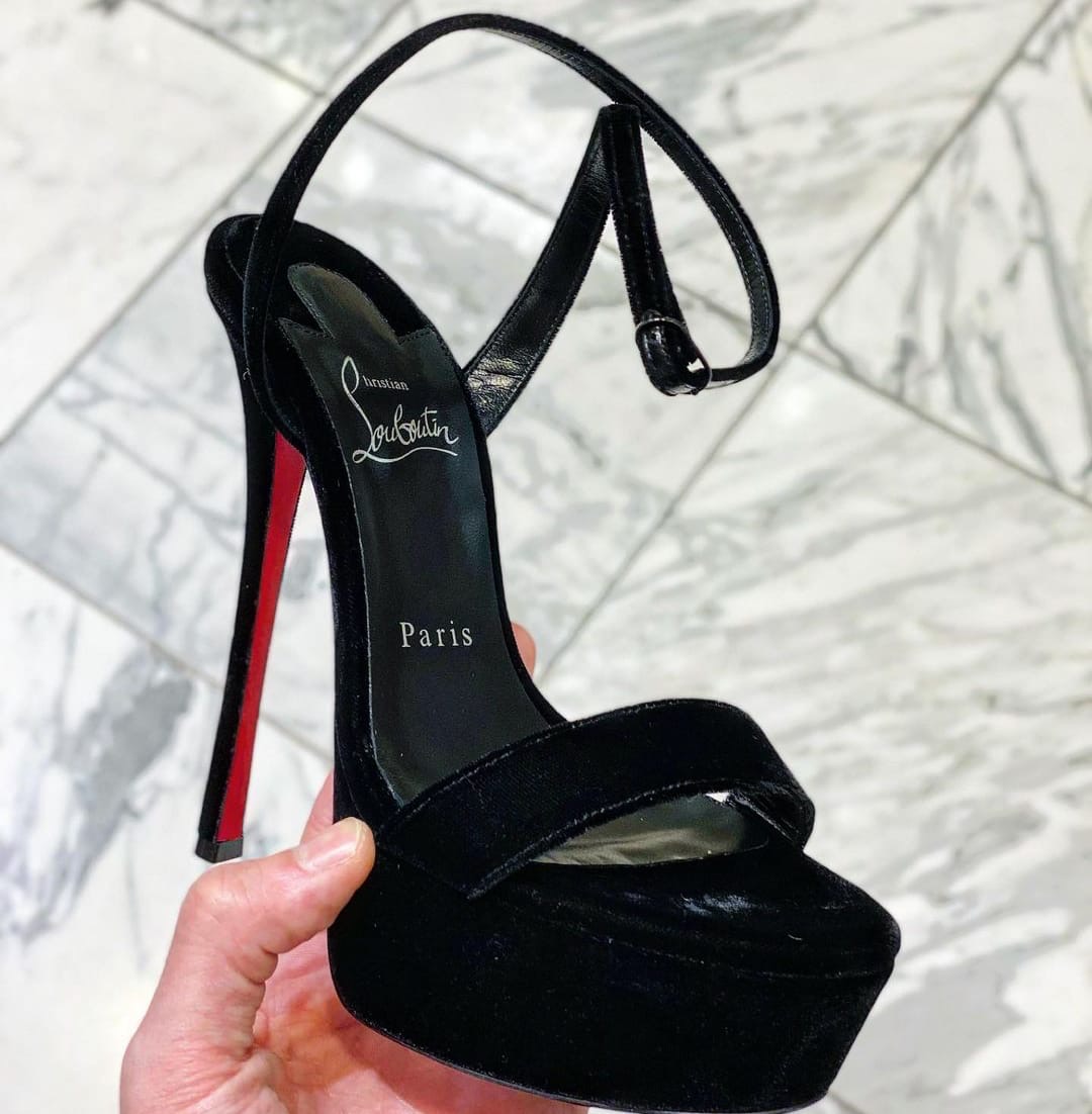 Sandalia de tacón alto louboutin