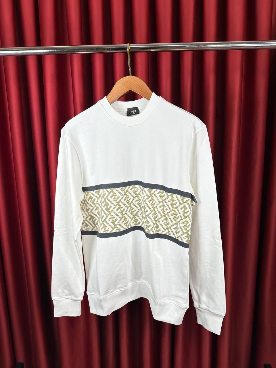 Sudadera blanca con diseño