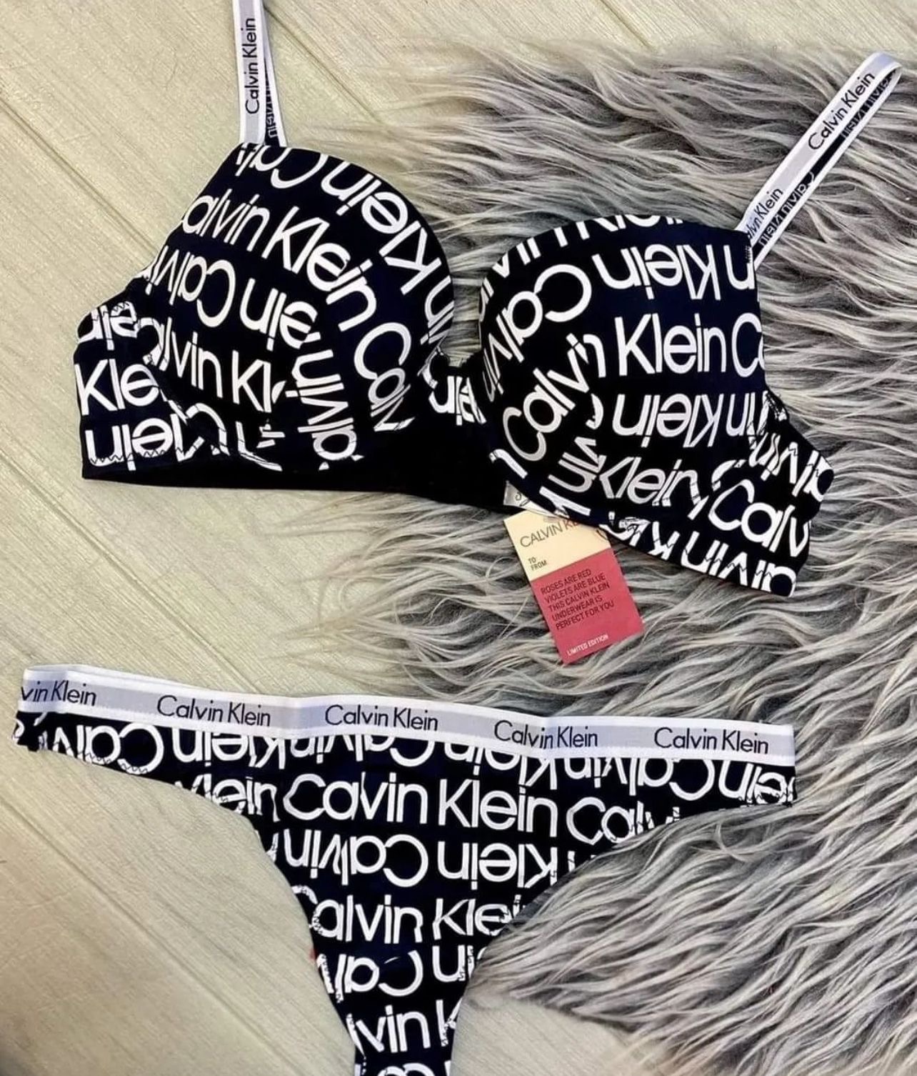 Conjunto de lencería Calvin Klein