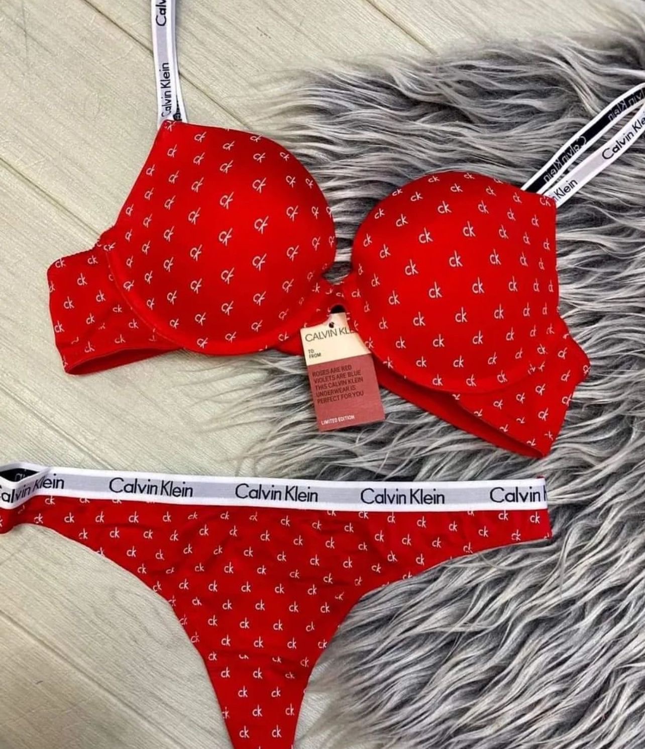 Conjunto de lencería Calvin Klein