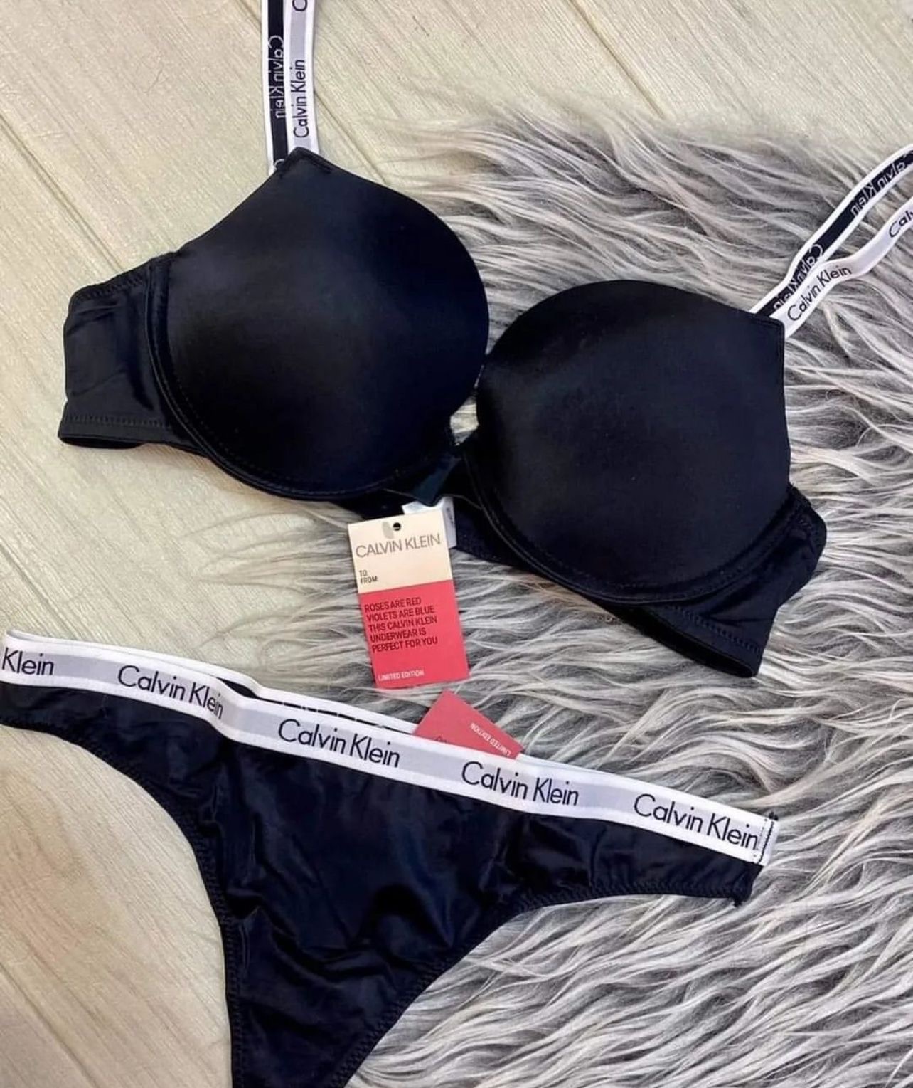 Conjunto de lencería Calvin Klein