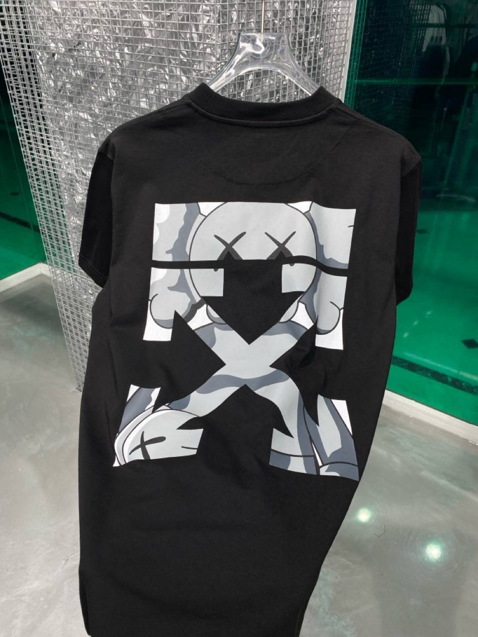 Camiseta negra off white