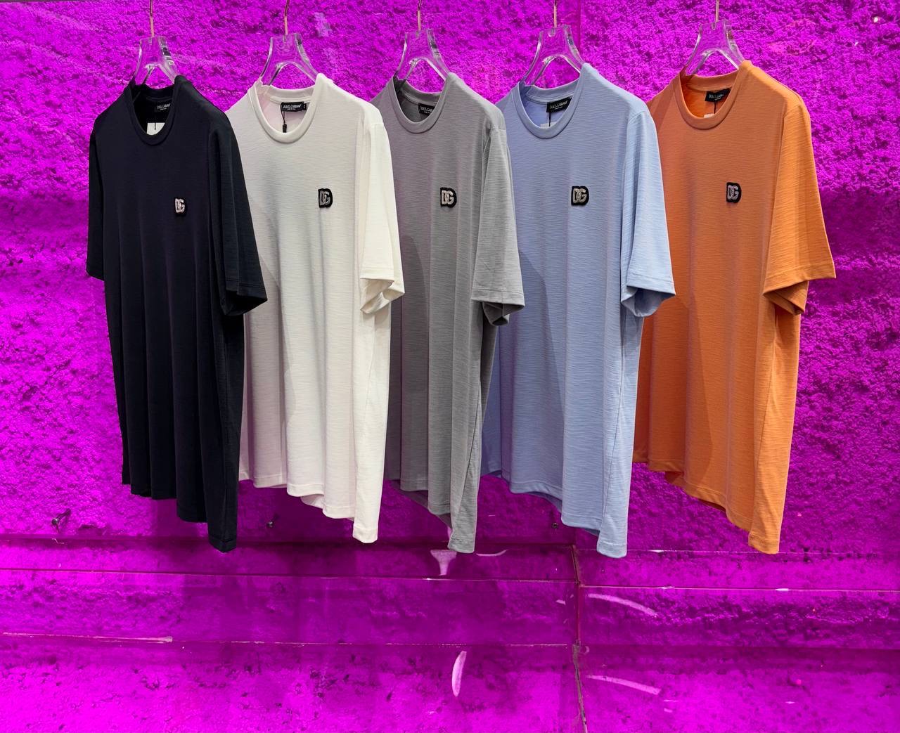 Camisetas de colores variadas D&G