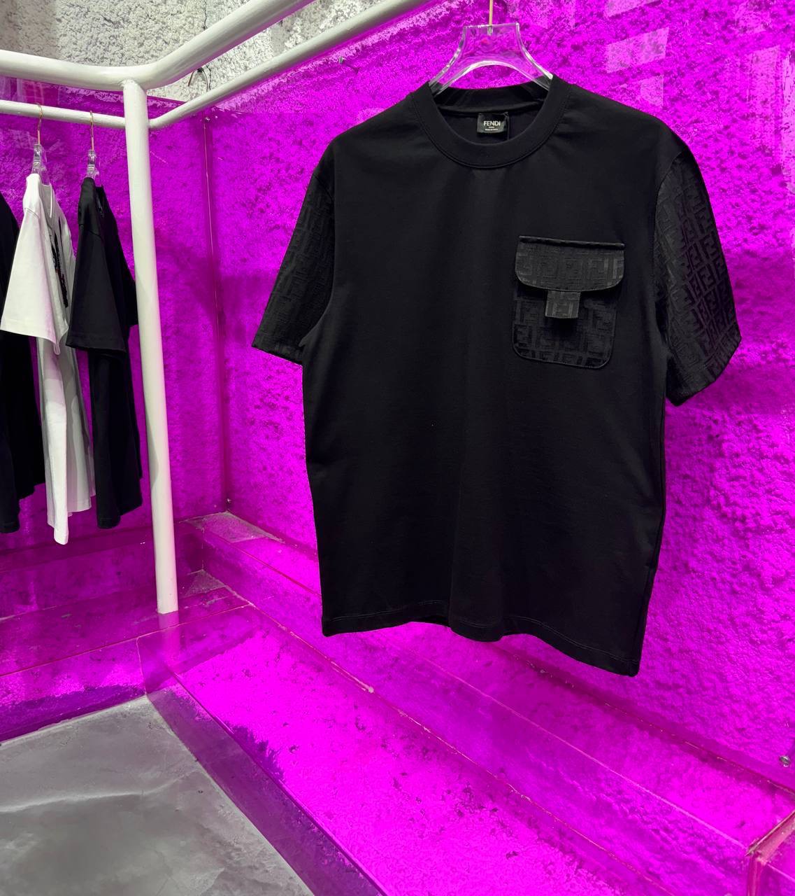 Camiseta negra Fendi