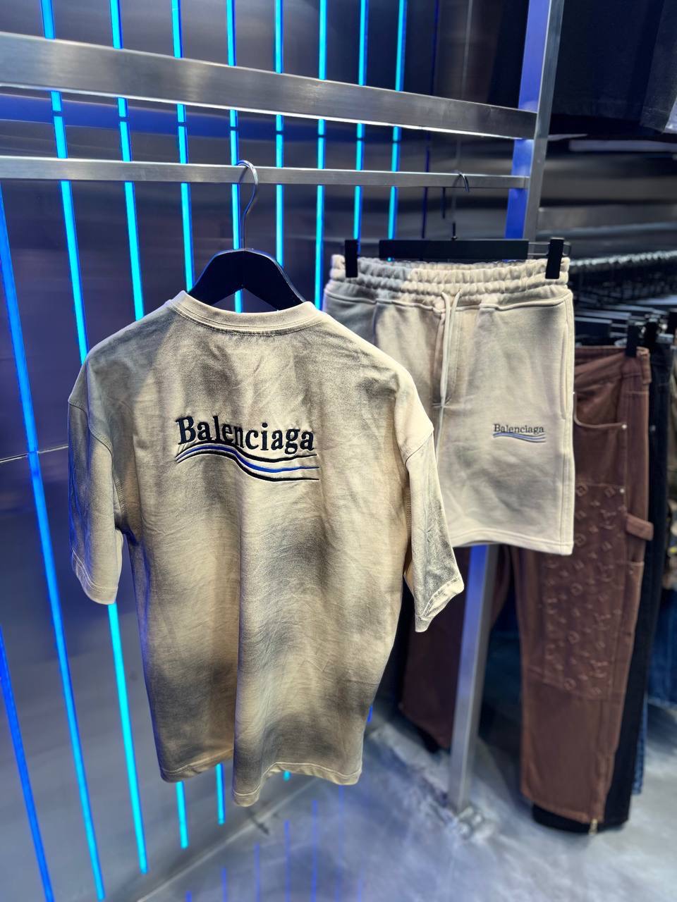 Conjunto de ropa Balenciaga