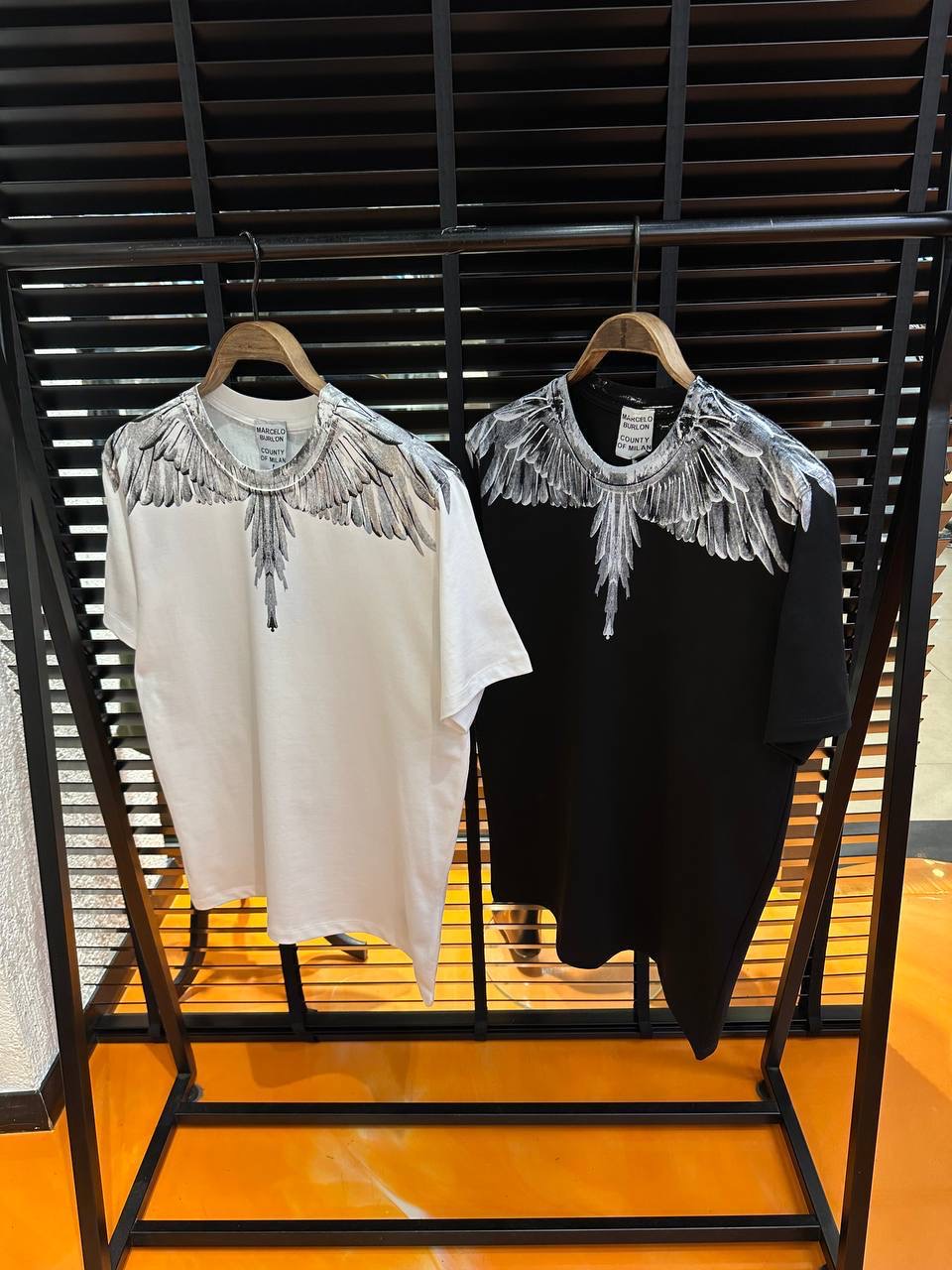 Camisetas con diseño de alas