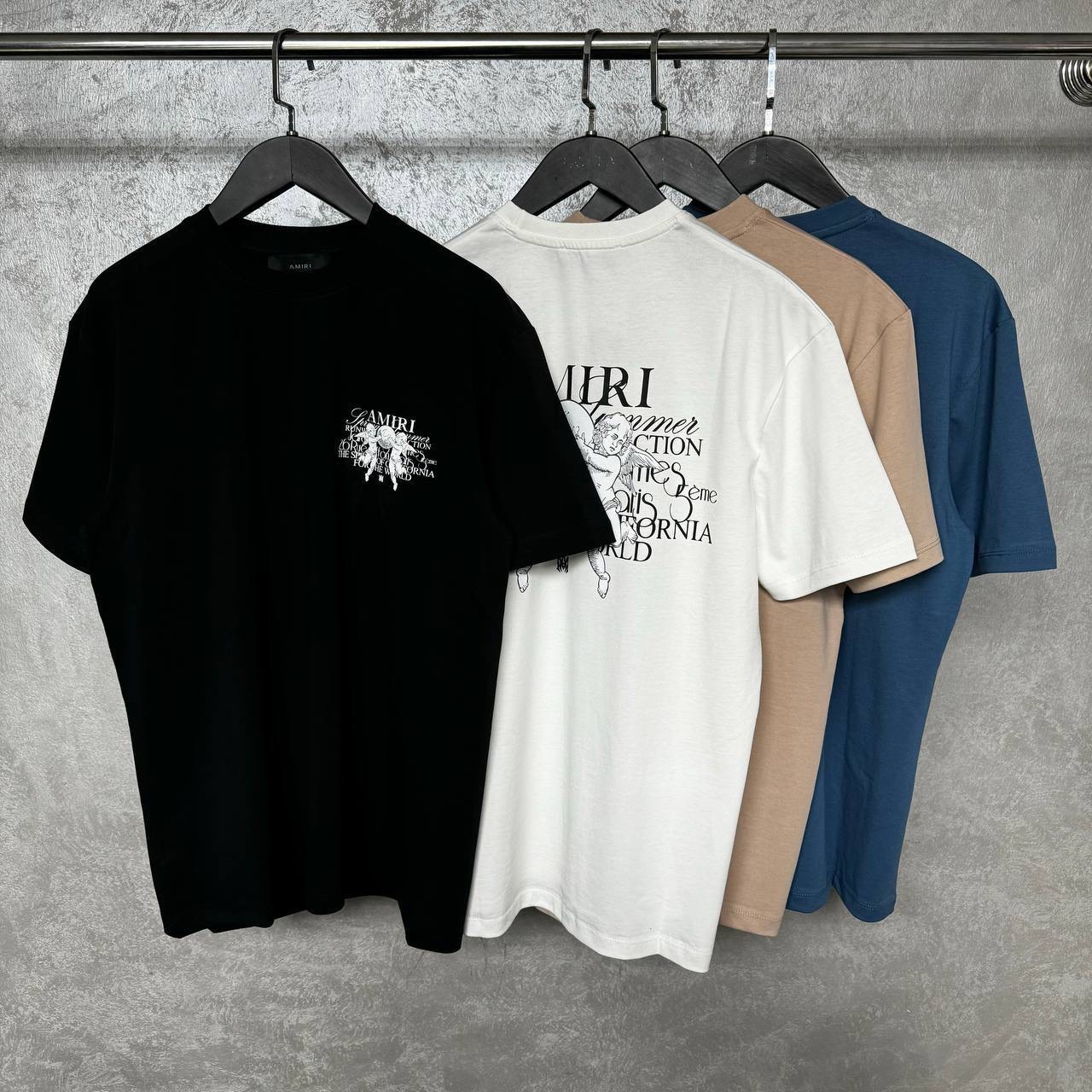 Camisetas de colores variados