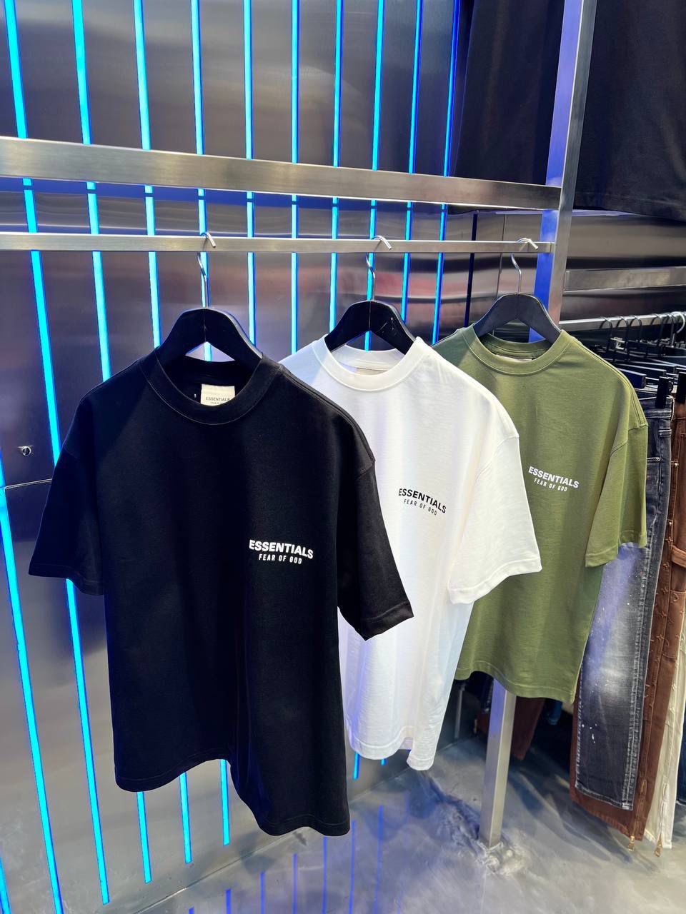 Camisetas Essentials