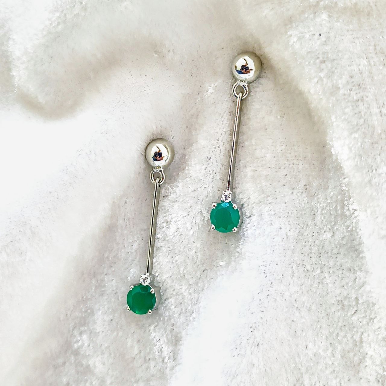 Elegant emerald Drop Earrings