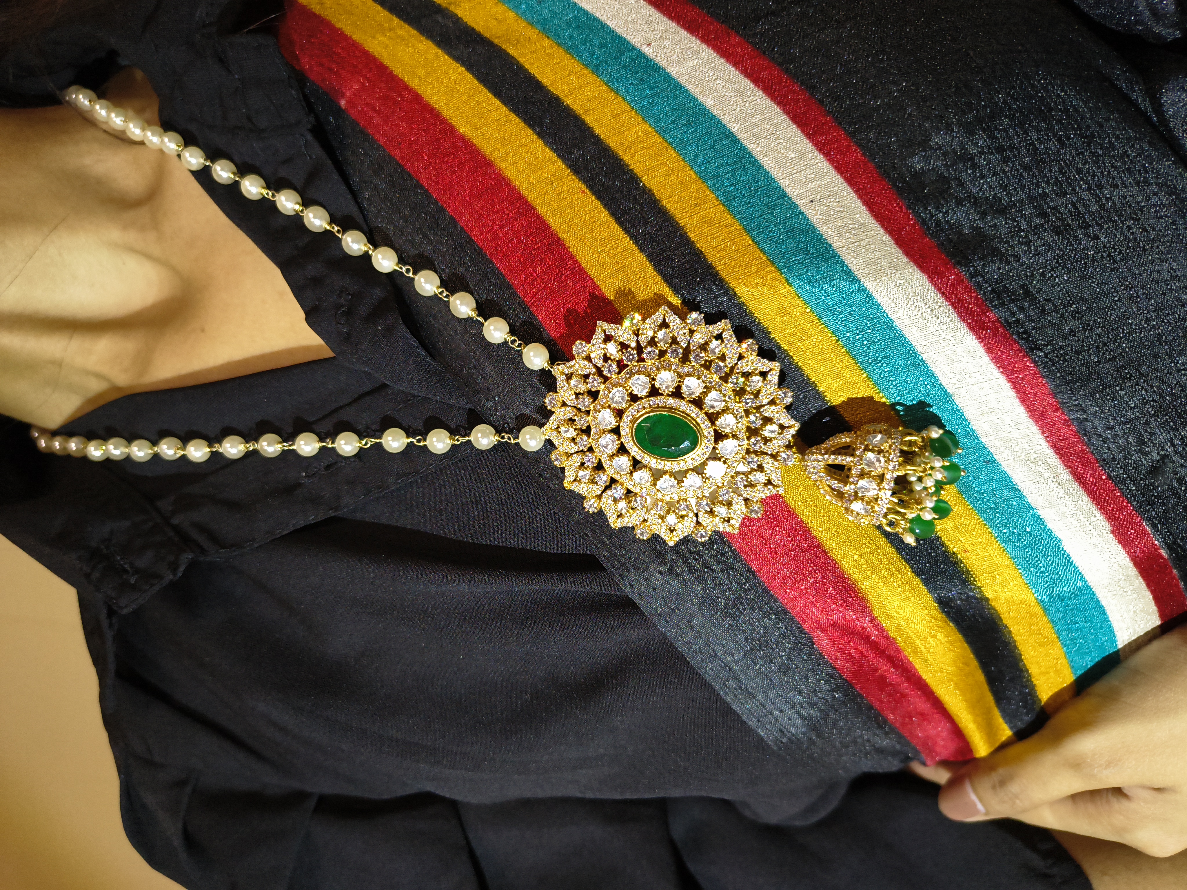 Elegant Pearl Necklace with Ornate Pendant