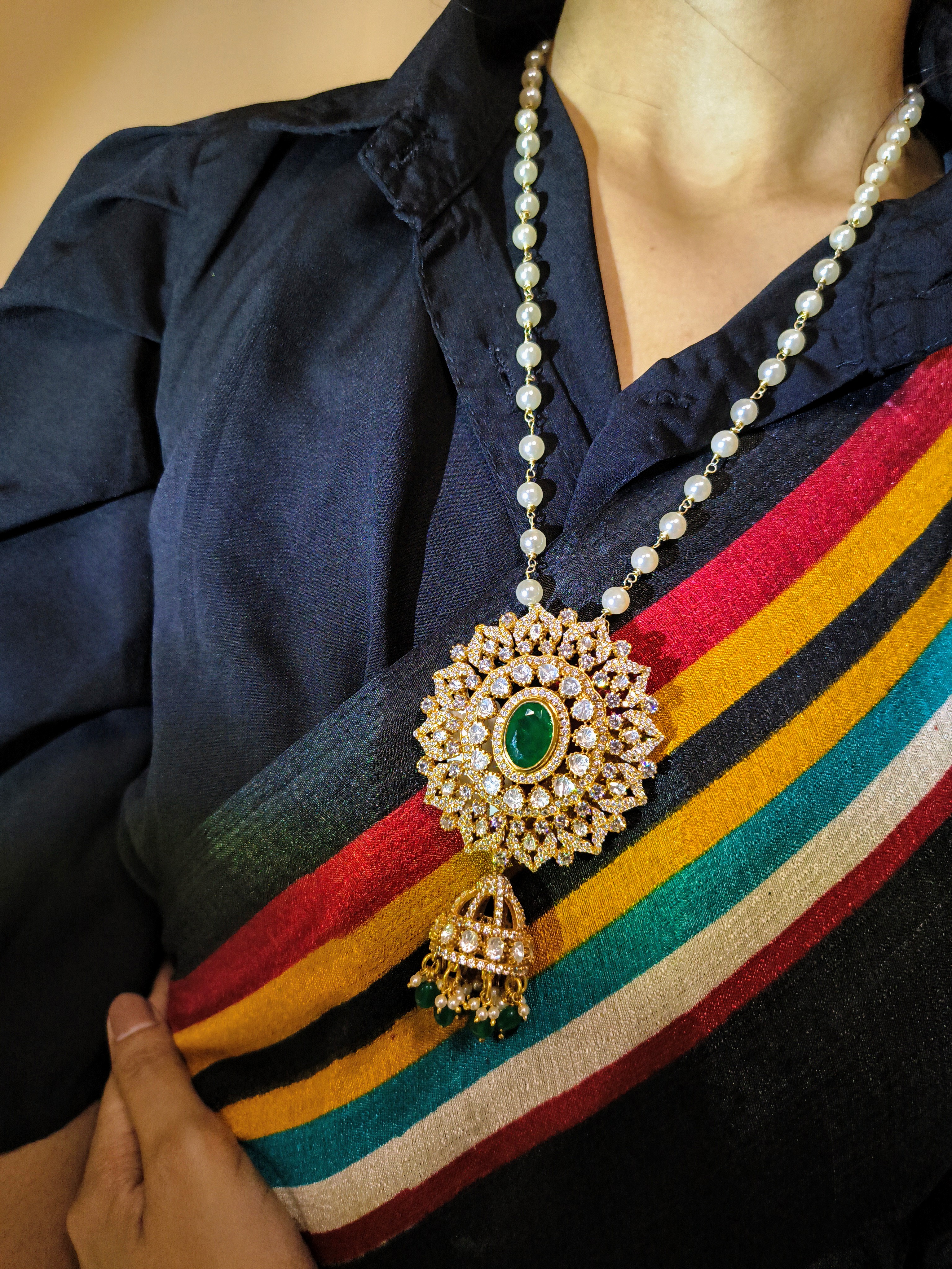 Elegant Pearl Necklace with Ornate Pendant