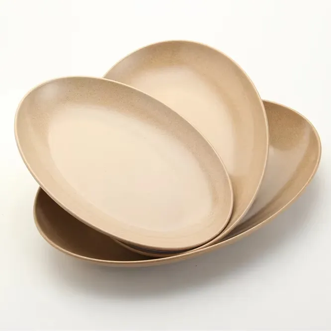 Set of Beige Oval Plates