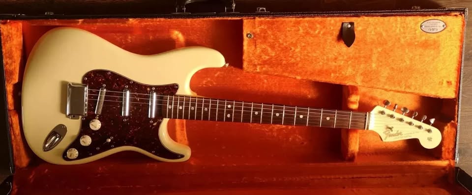 2005 Fender NOS Stratocaster Custom Shop Lipstick Pickups with CASE USA Guitar