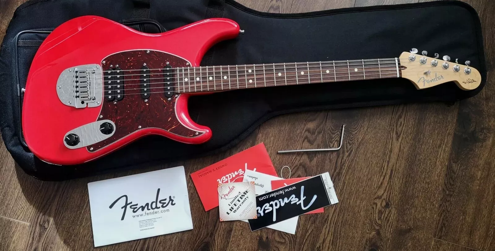 Fender Sergio Vallin Artist Series Signature  Hot Rod Red HSS Stratocaster  +  Fender Gig Bag