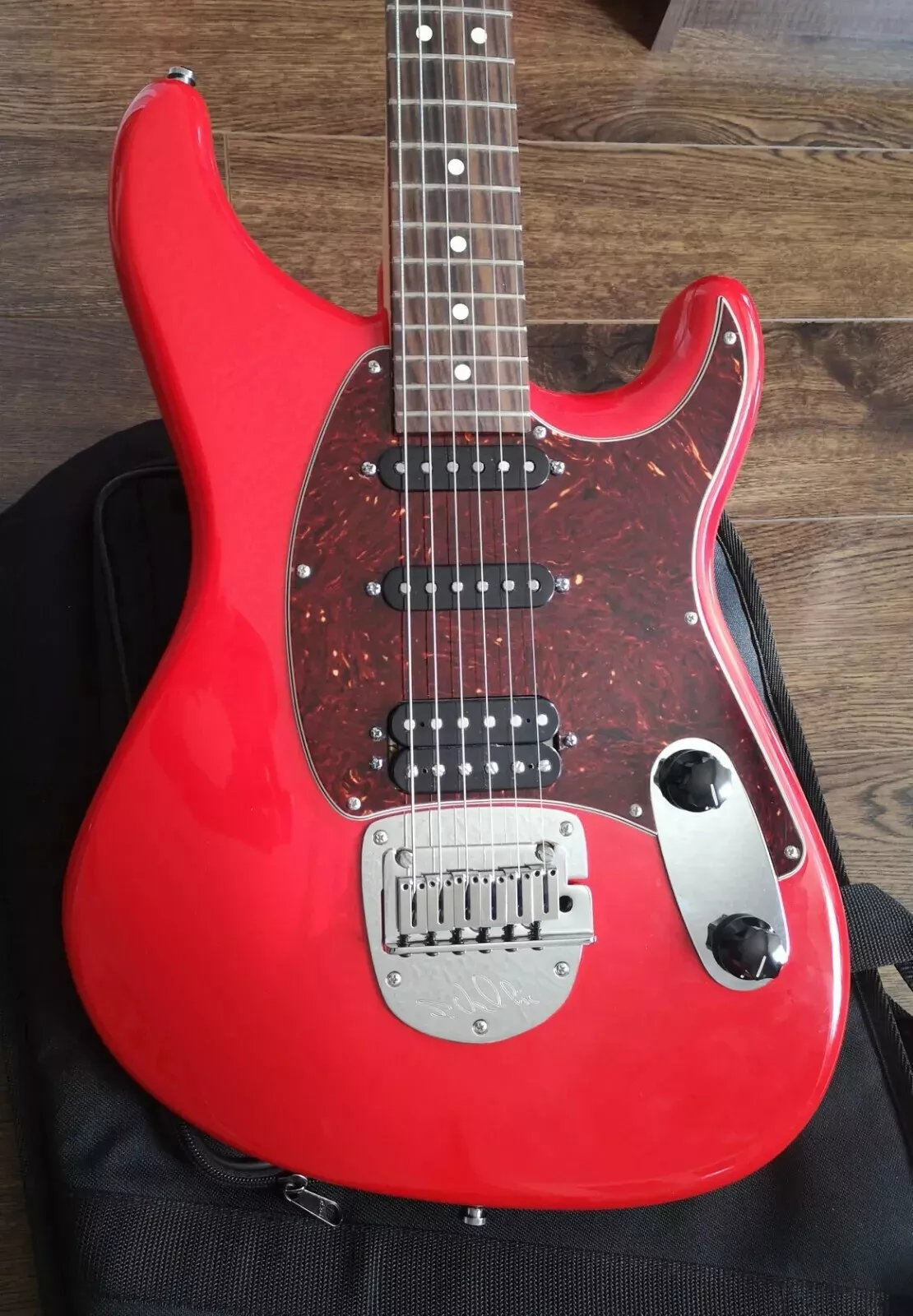 Fender Sergio Vallin Artist Series Signature Hot Rod Red HSS Stratocaster + Fender Gig Bag