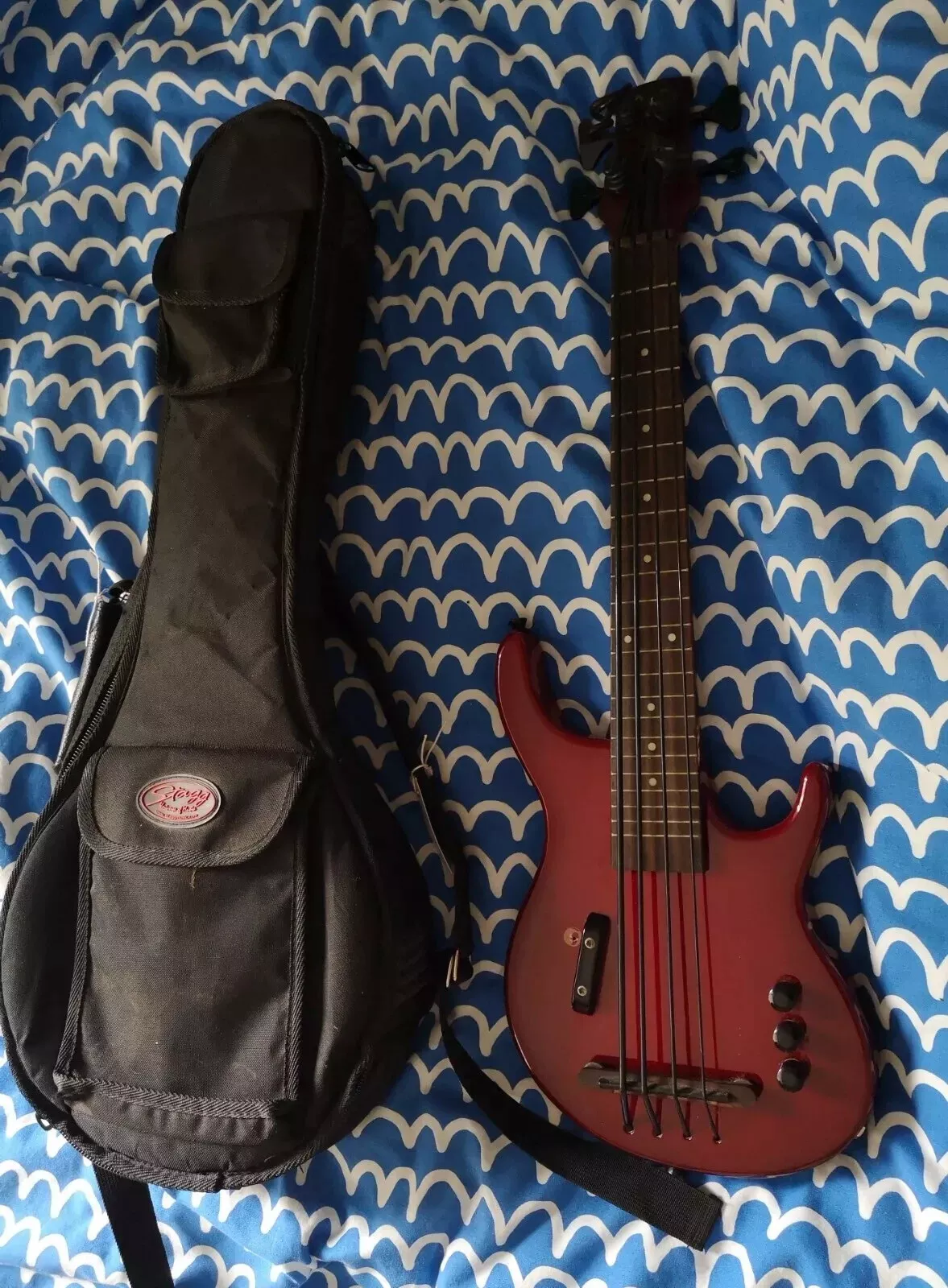 Kala SUB4FS-SRD U-Bass SUB Solid Body Electric Bass with Bag Red Upright Rubber