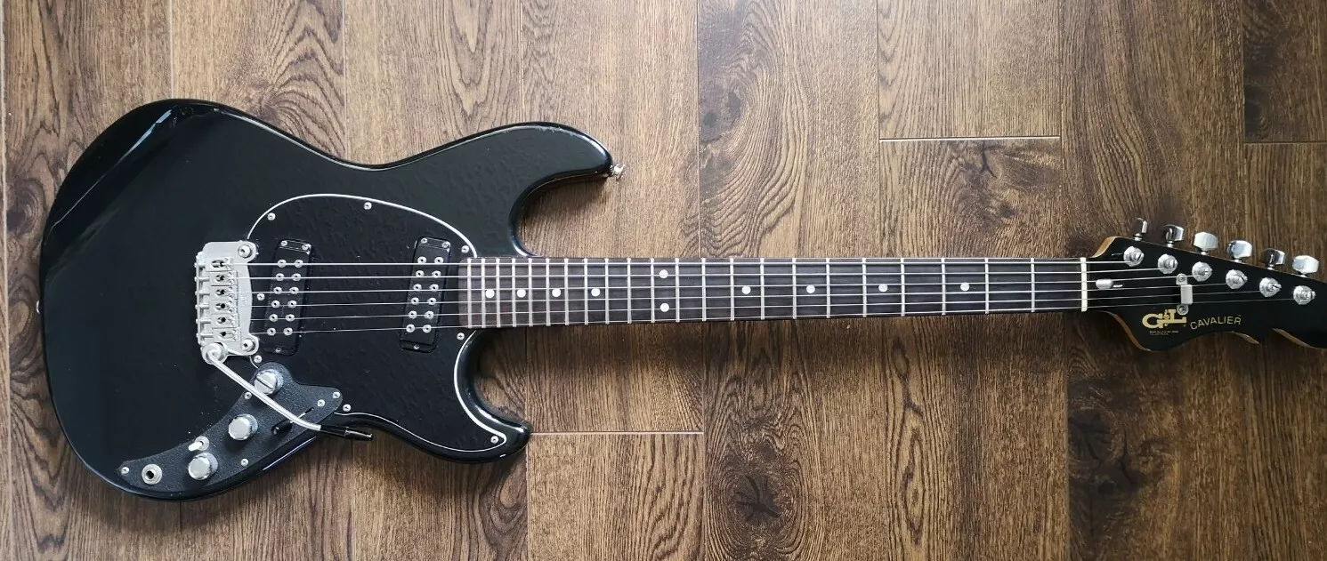 Very Rare 80s G&L USA Cavalier Electric guitar Active 1 of 700 Leo Fender