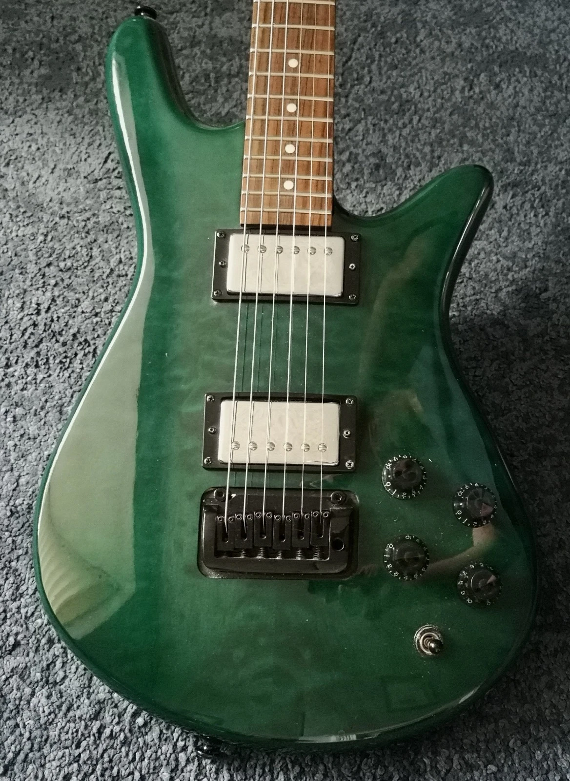 Stunning Spector ARC 6 ELECTRIC guitar GREEN quilt top