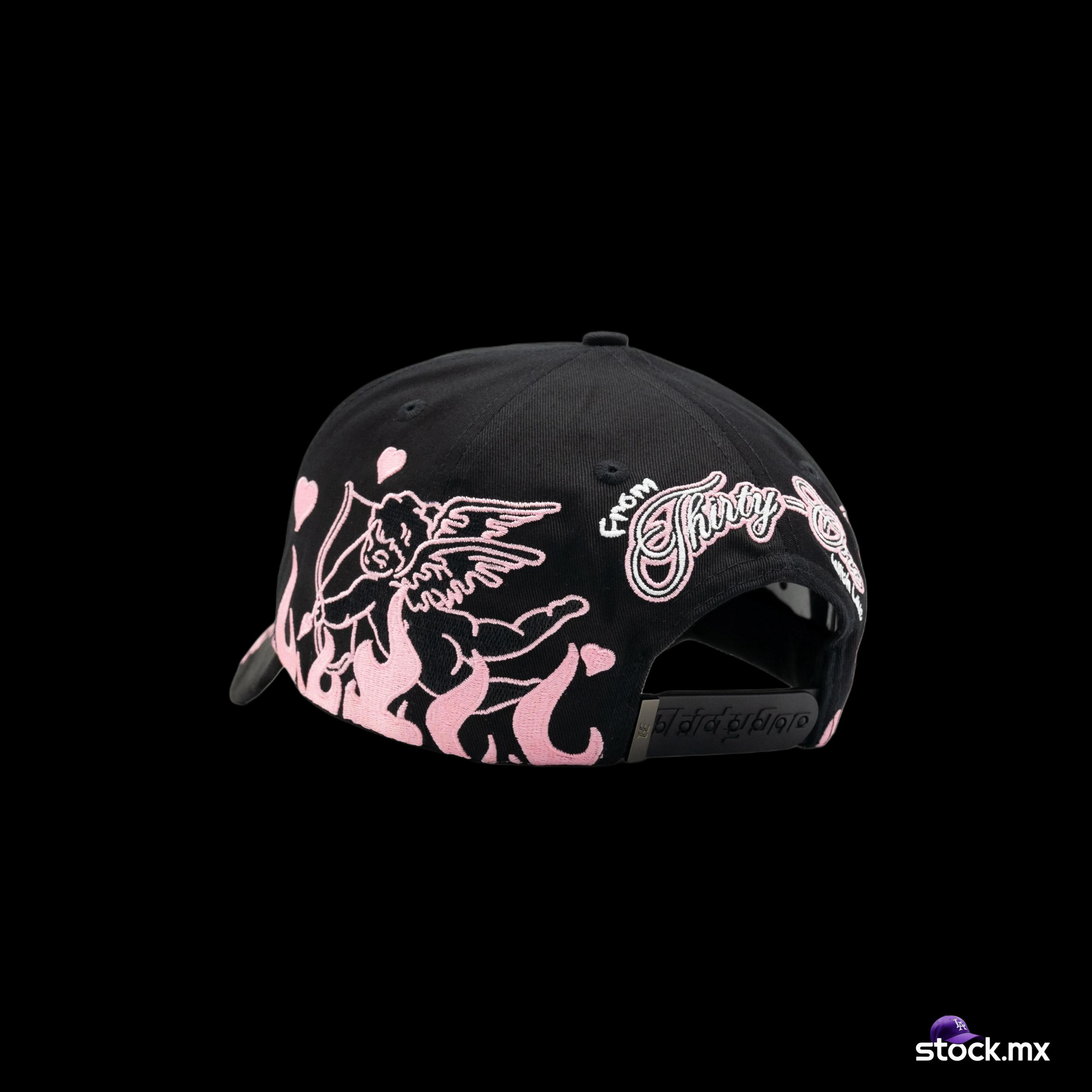 31 Hats - NY Pearls In Love