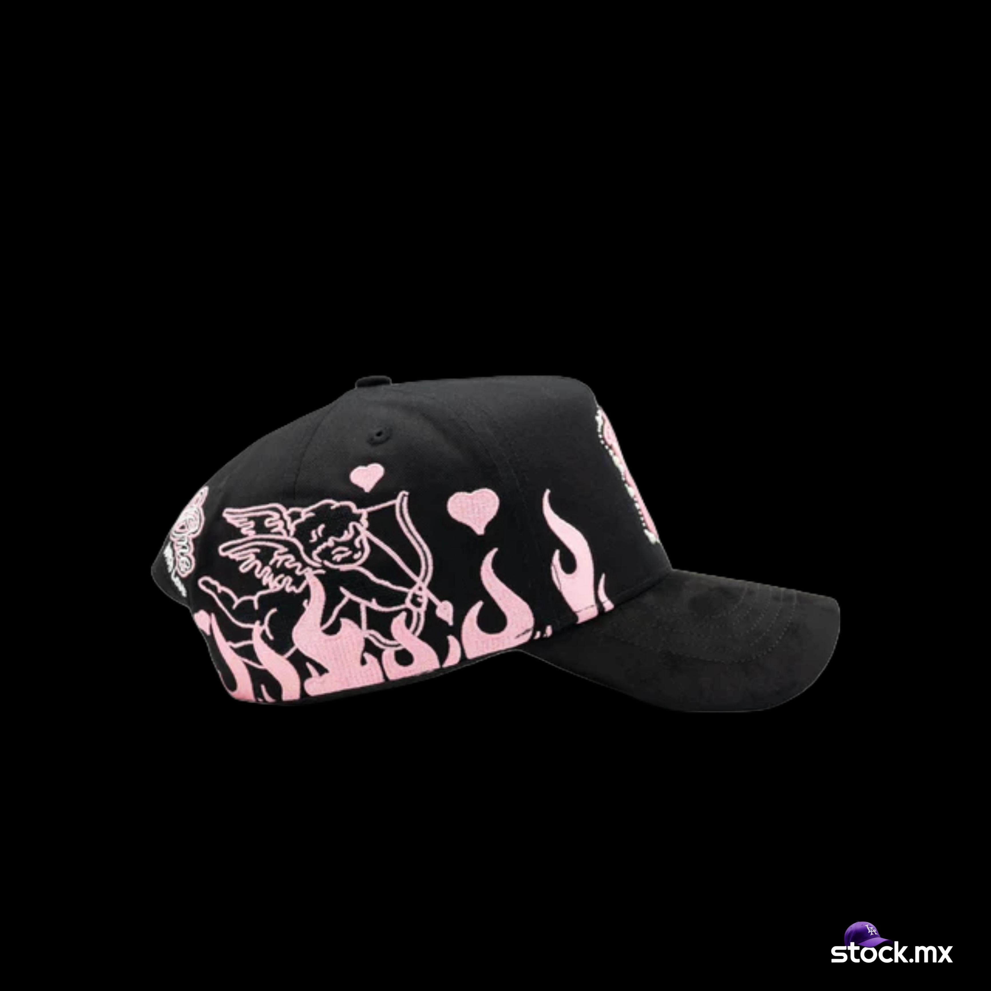 31 Hats - NY Pearls In Love