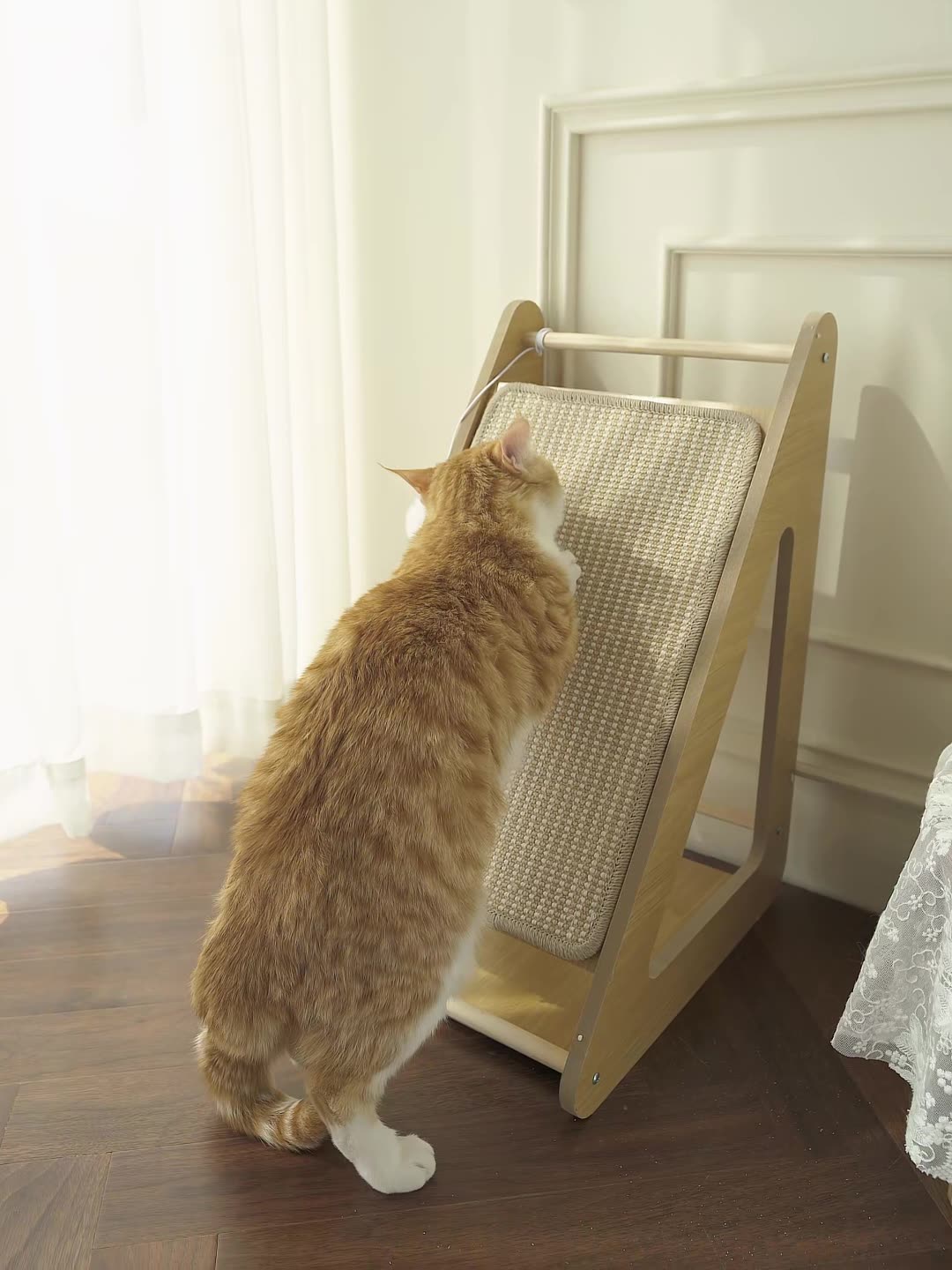 Vertical Cat Scratcher with Sisal Mat – Triangular Wall-Backed Design, Durable & Space-Saving Cat Scratch Pad for Indoor Cats