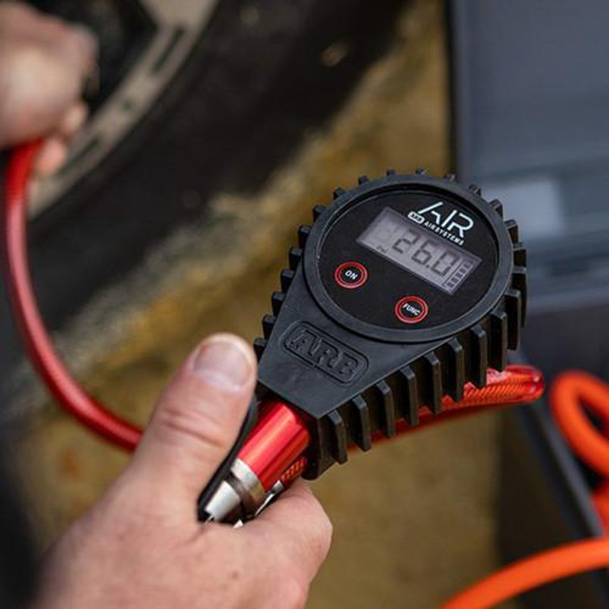 ARB COMPRESSOR TWIN PORTABLE 12V + ARB DIGITAL TYRE INFLATOR BRAIDED HOSE W/CHUCK