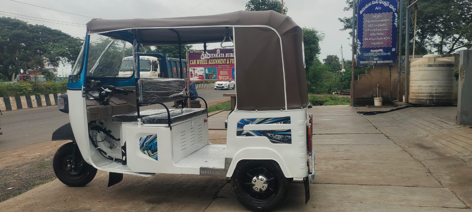Electric Auto Rickshaw