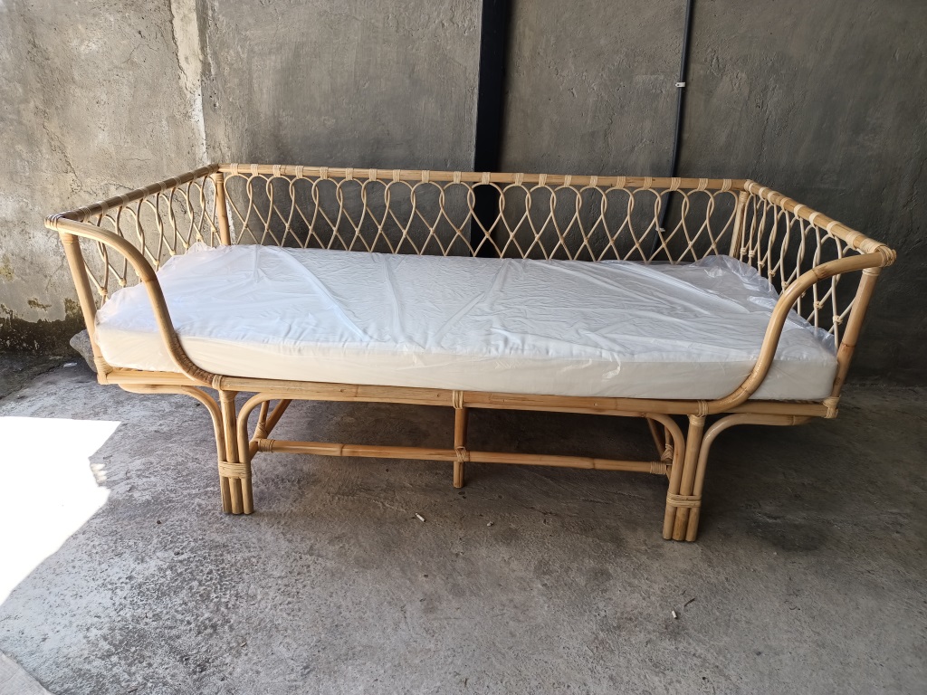 Made Seri Day Bed